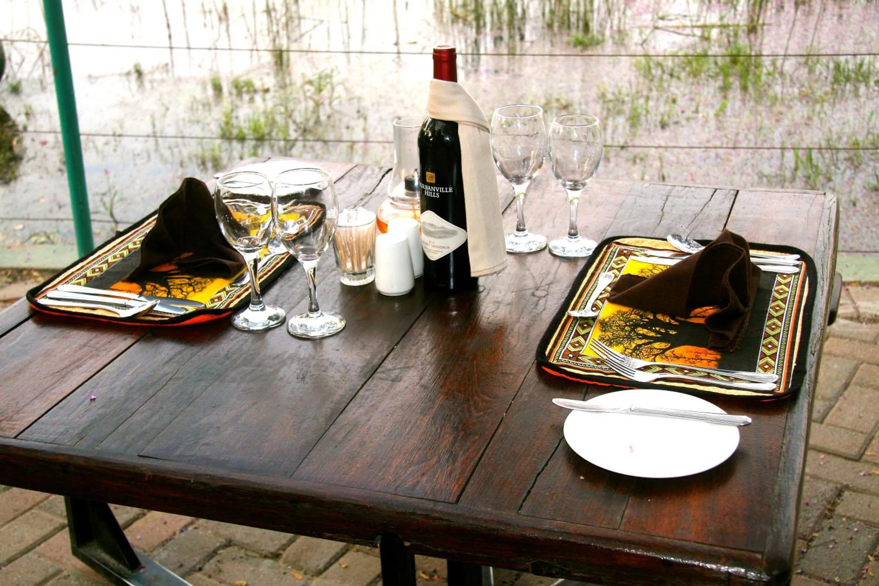 Food and drinks in Island Safari Lodge