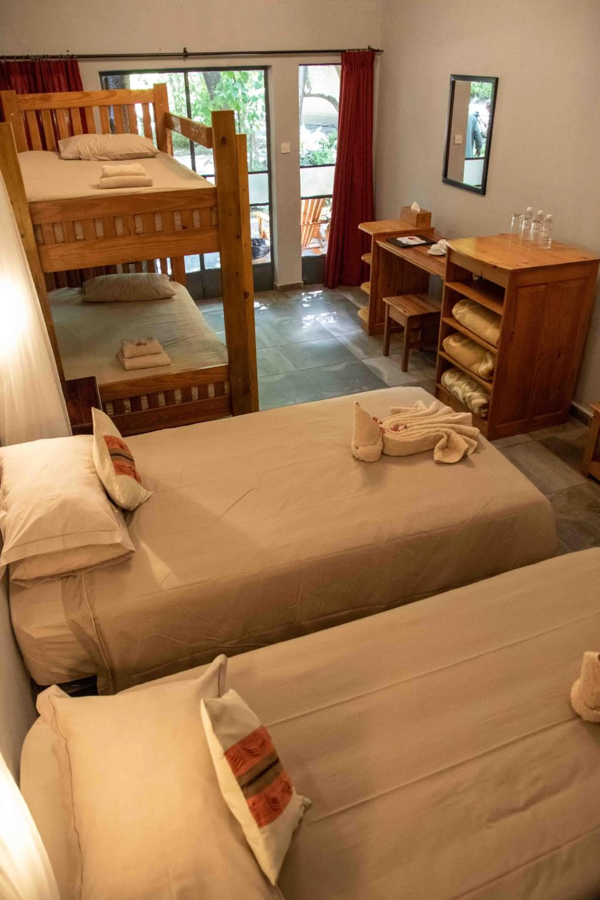 Photo of the whole room, Bed in Island Safari Lodge