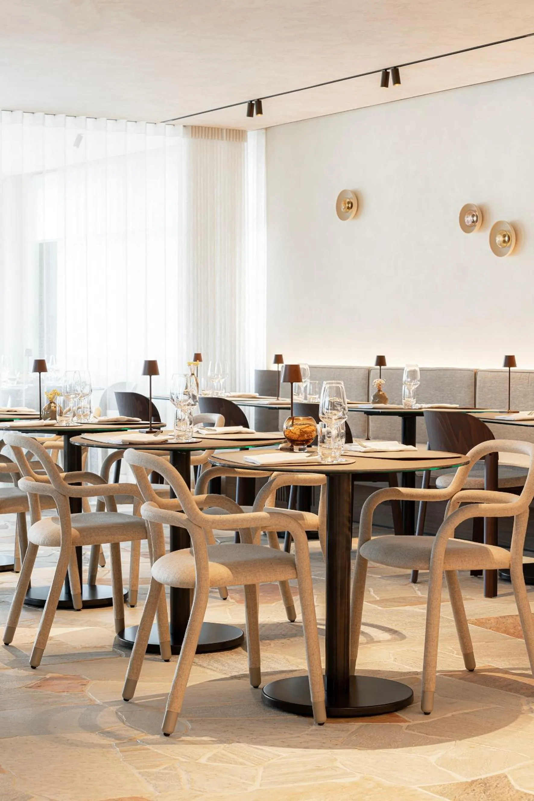 Restaurant/places to eat in Hotel du Bassin