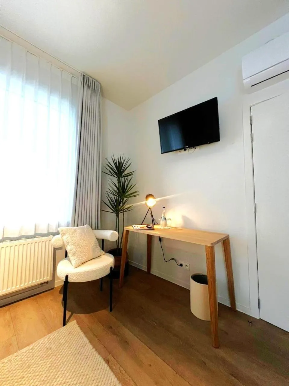 TV and multimedia in Hotel du Bassin