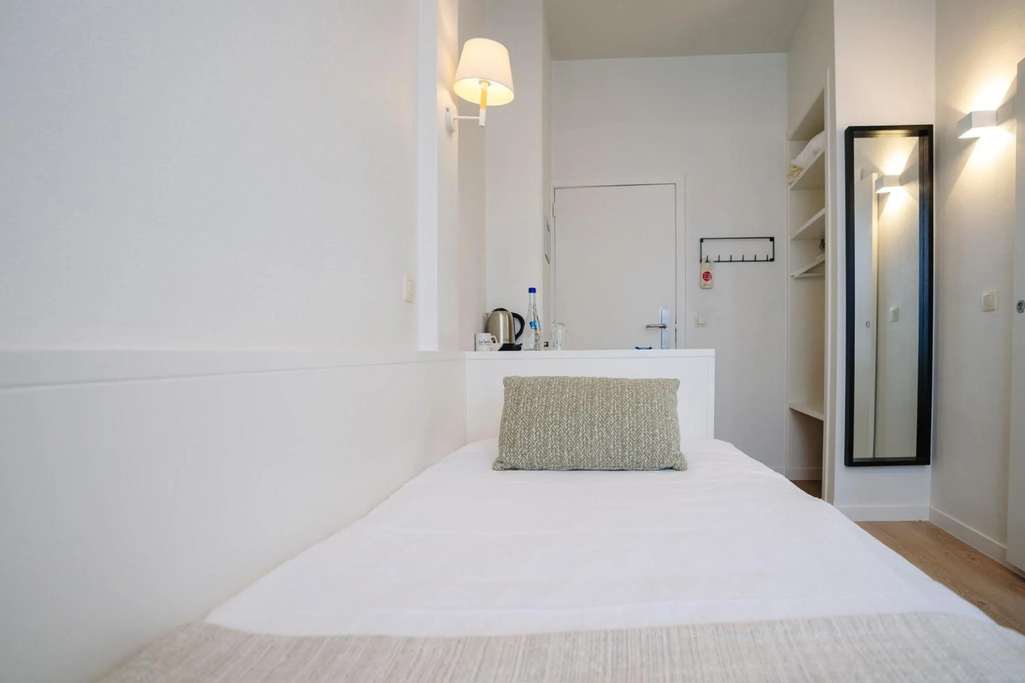 Bed in Hotel du Bassin