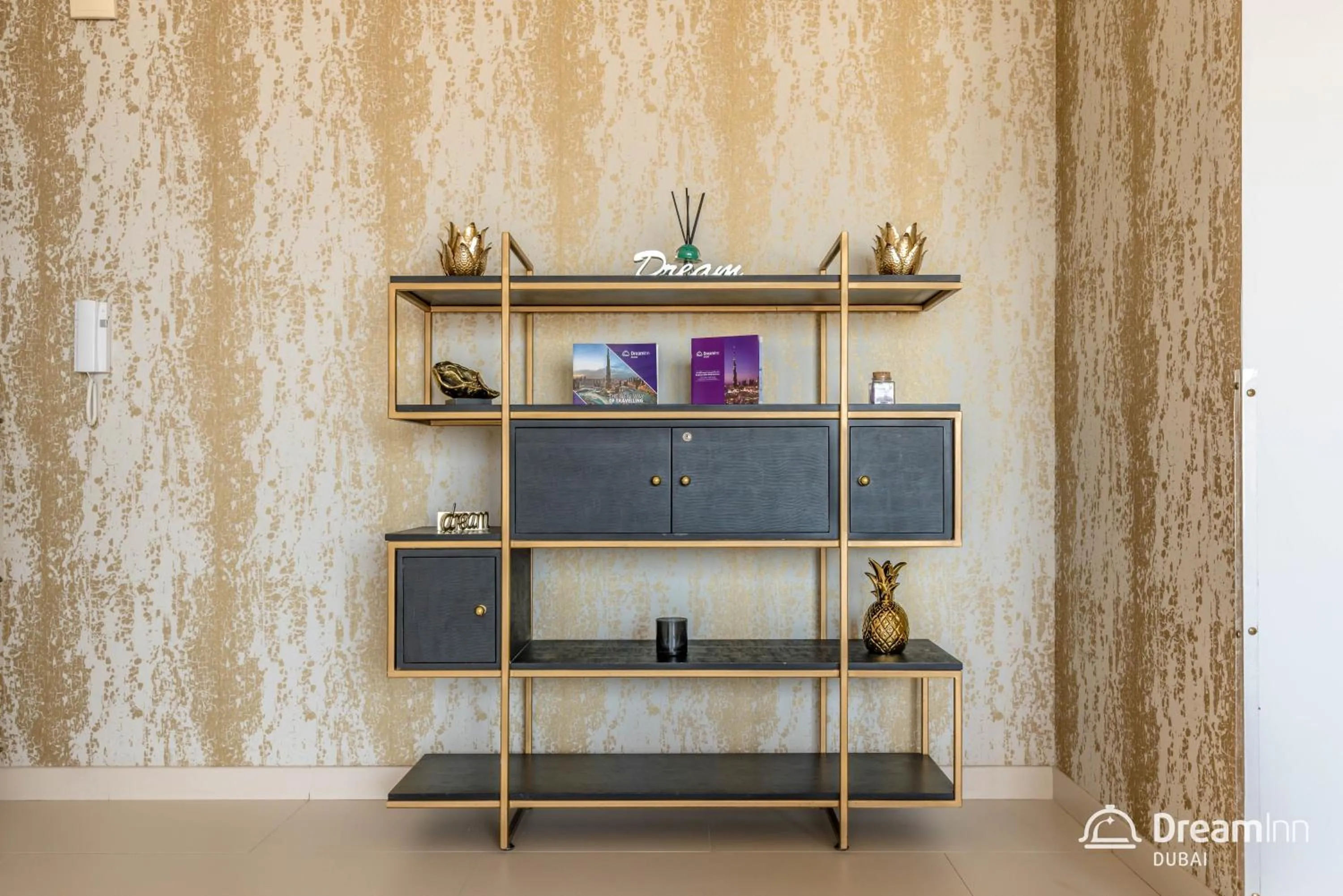 Decorative detail in Dream Inn Apartments - City Walk Prime