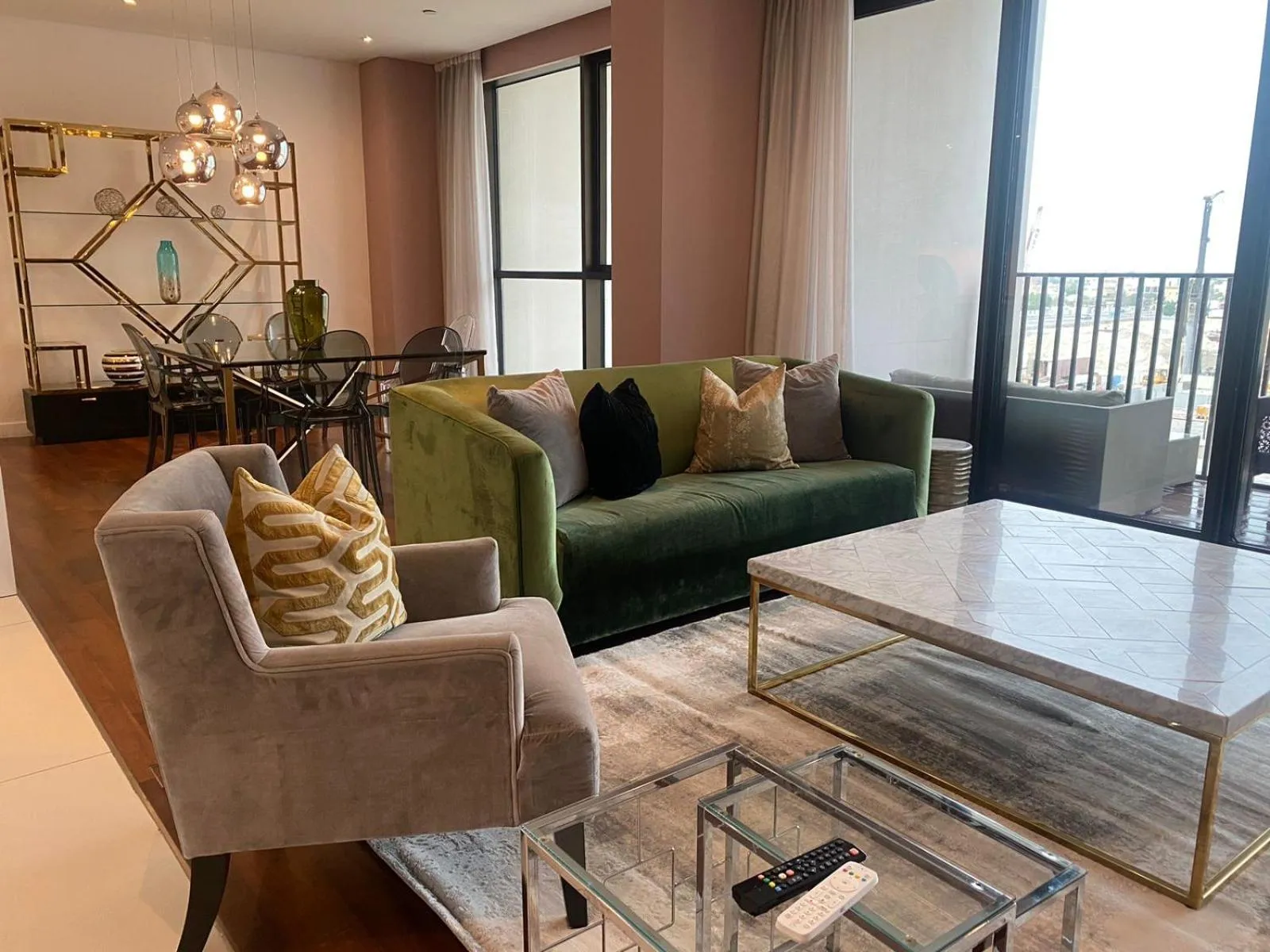 Living room, Seating Area in Dream Inn Apartments - City Walk Prime