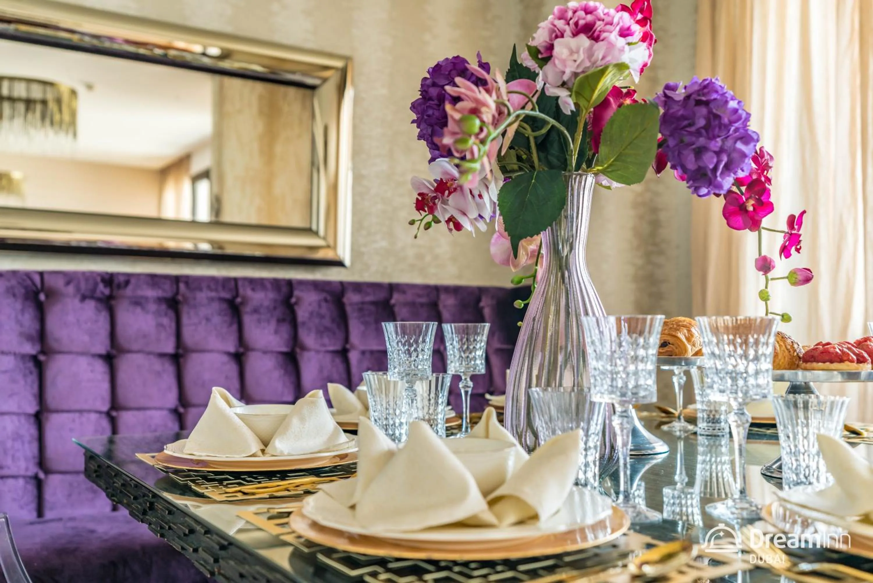 Drinks in Dream Inn Apartments - City Walk Prime