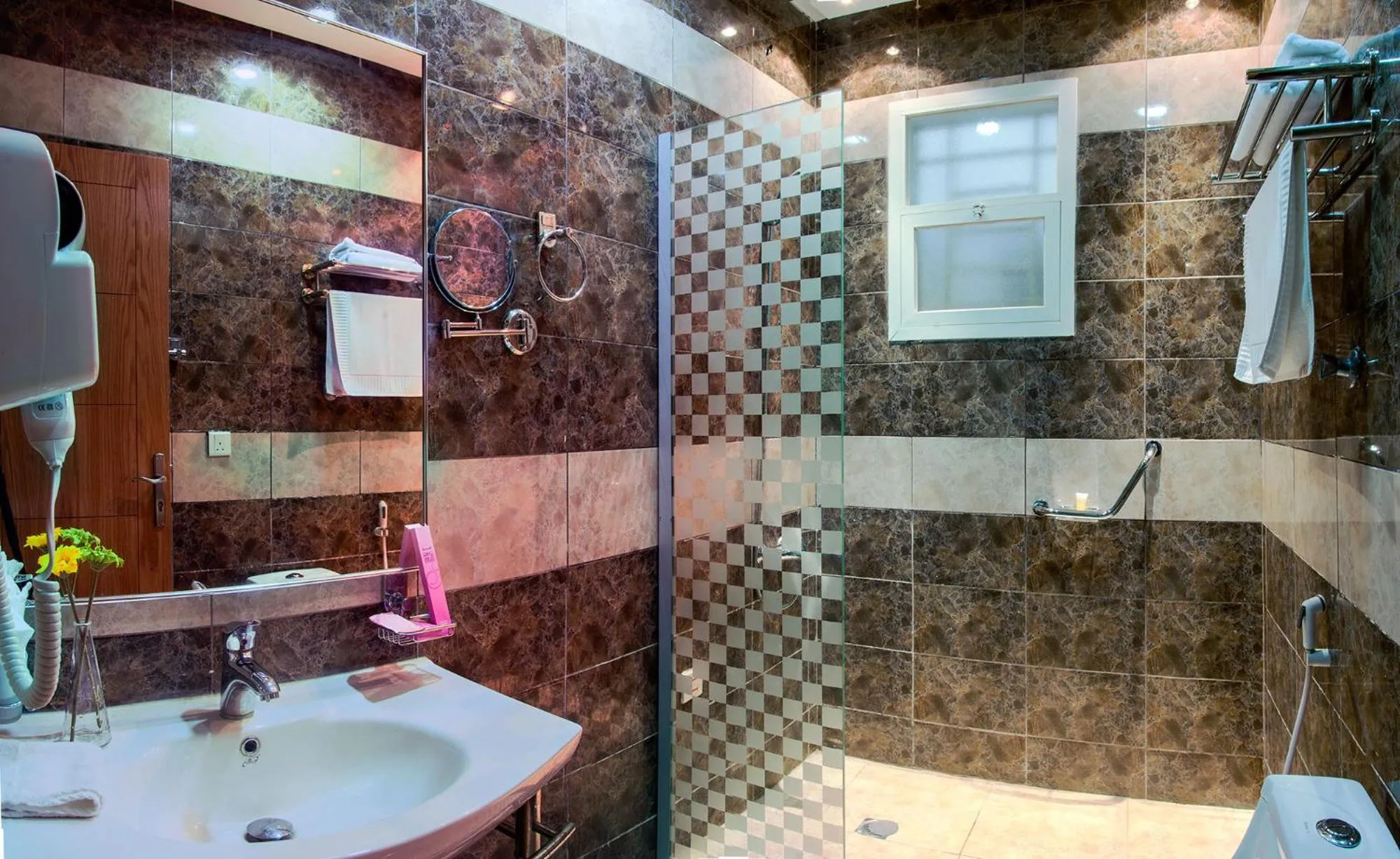 Day in Diyafat Al Saada Serviced Apartments - Ishbillia