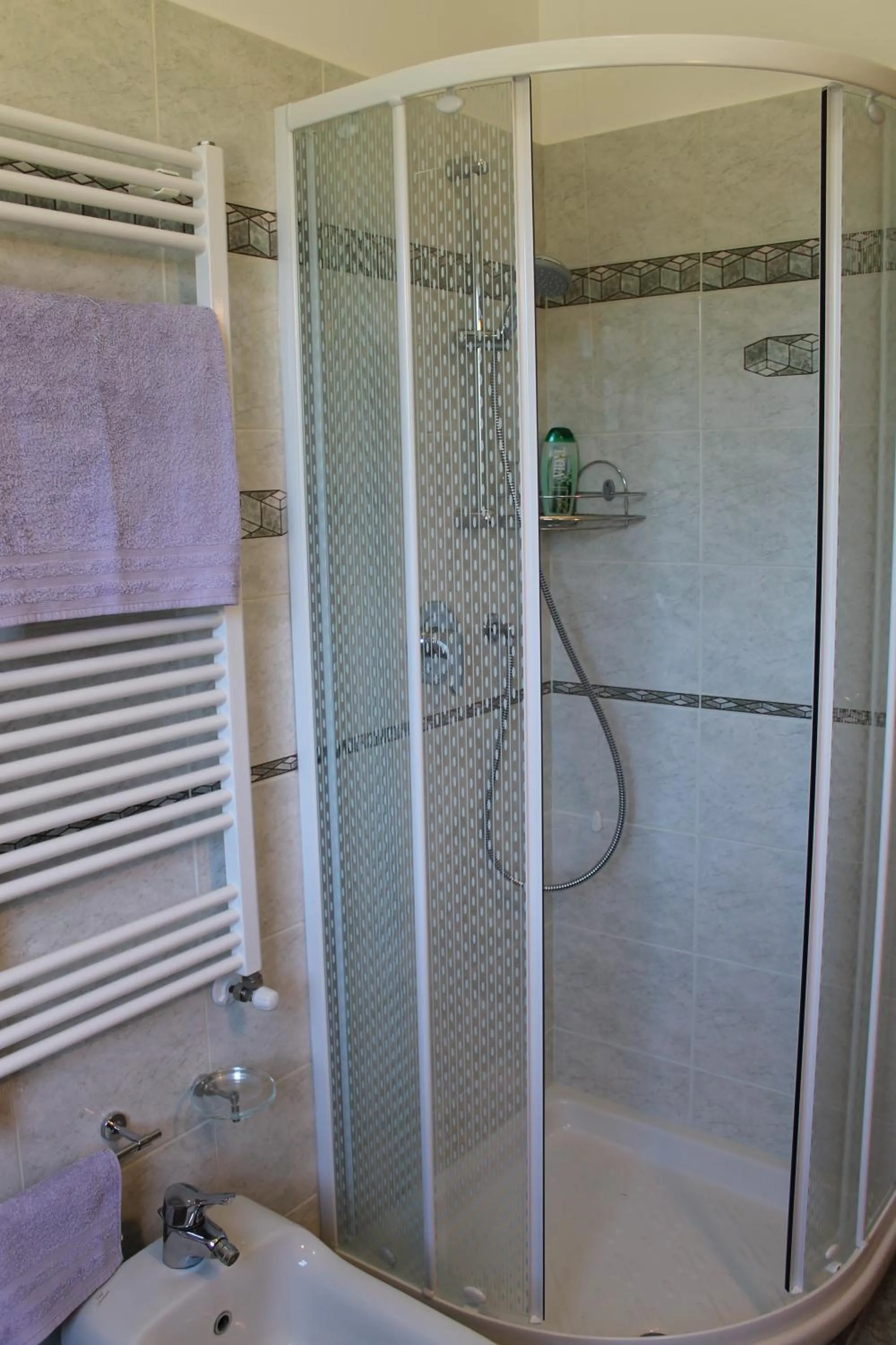Shower in Il Mandorlo B&B
