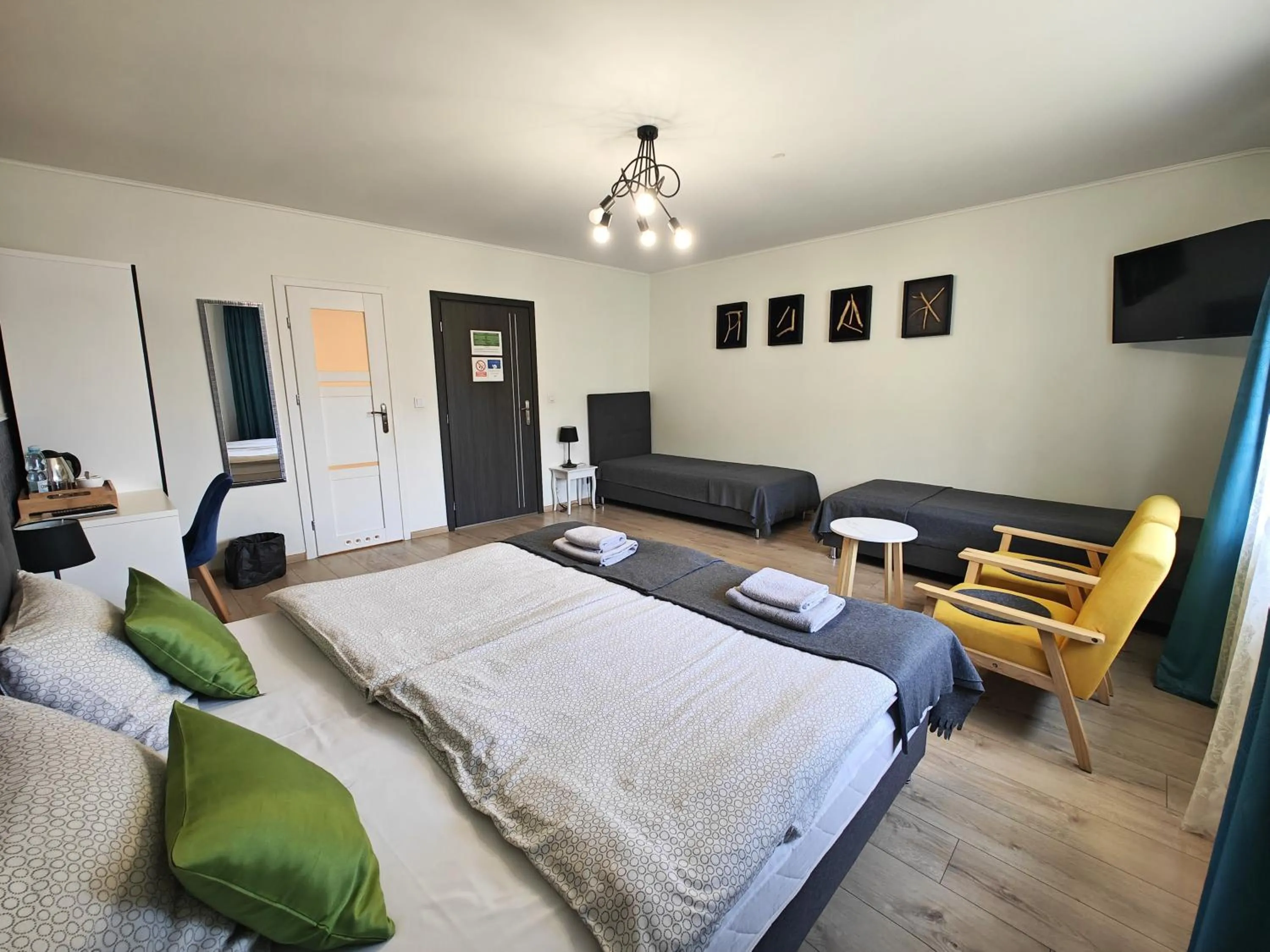 Bed in 7th Room Guest House