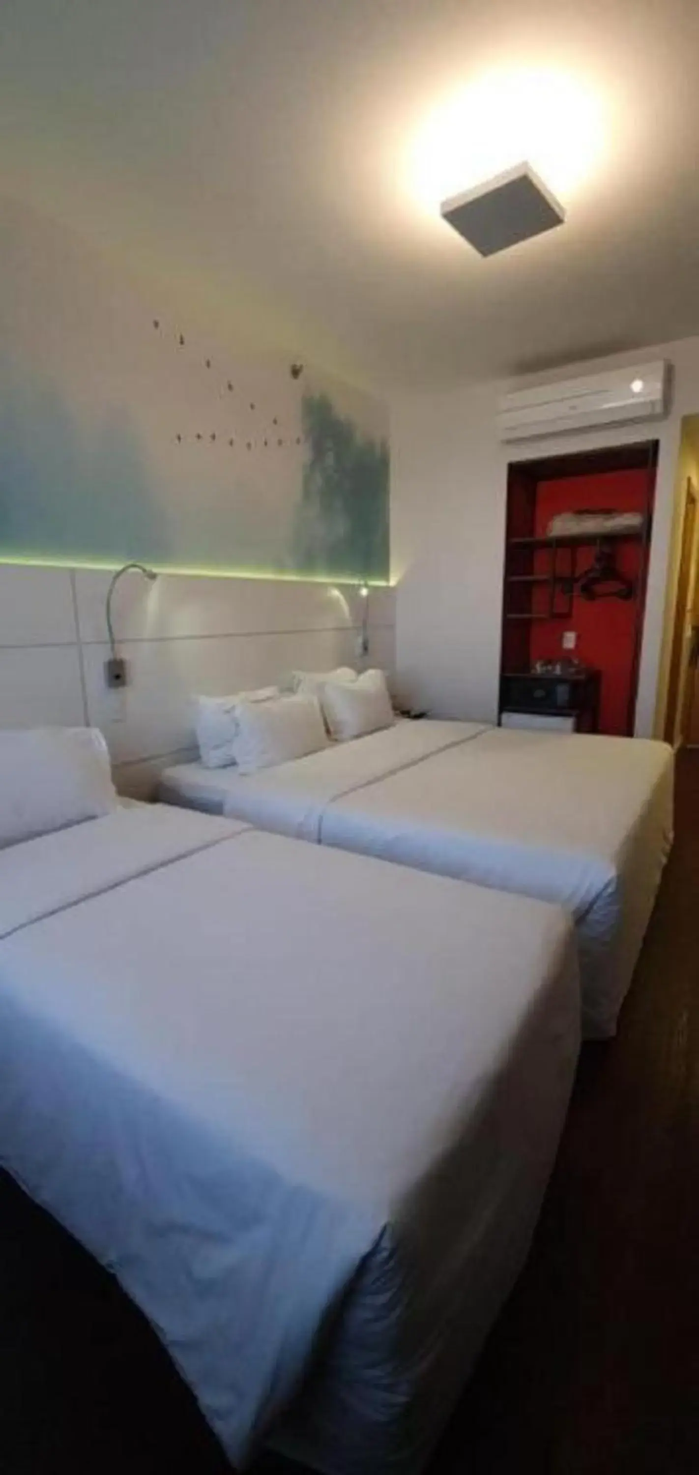 Standard Triple - 1 Queen Bed and 1 Single Bed in Intercity Porto Alegre Cidade Baixa Standard Triple - 1 Queen Bed and 1 Single Bed in Intercity Porto Alegre Cidade Baixa