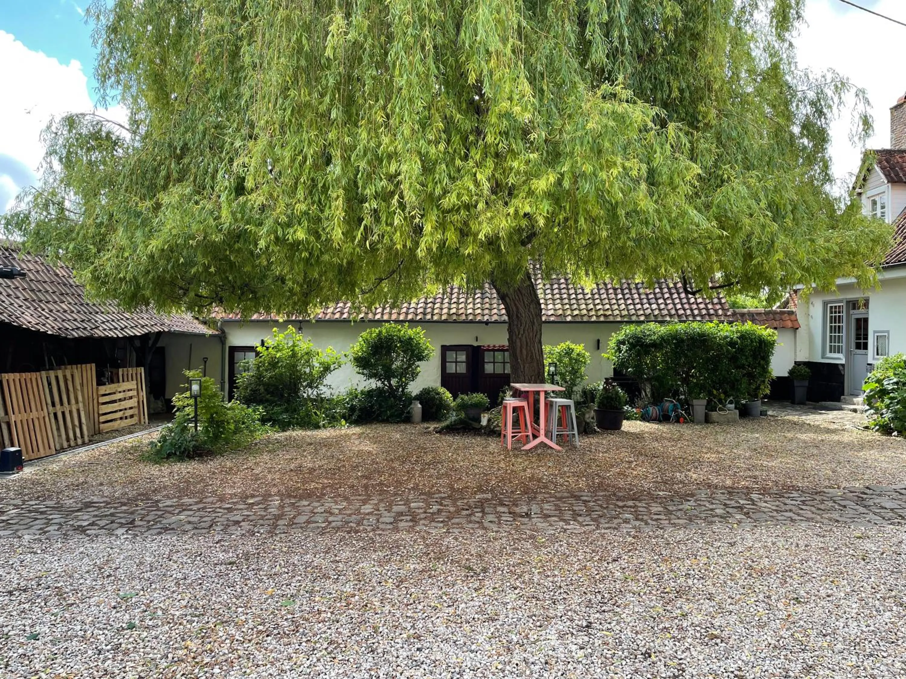 Parking, Property Building in Le Clos Dessyag