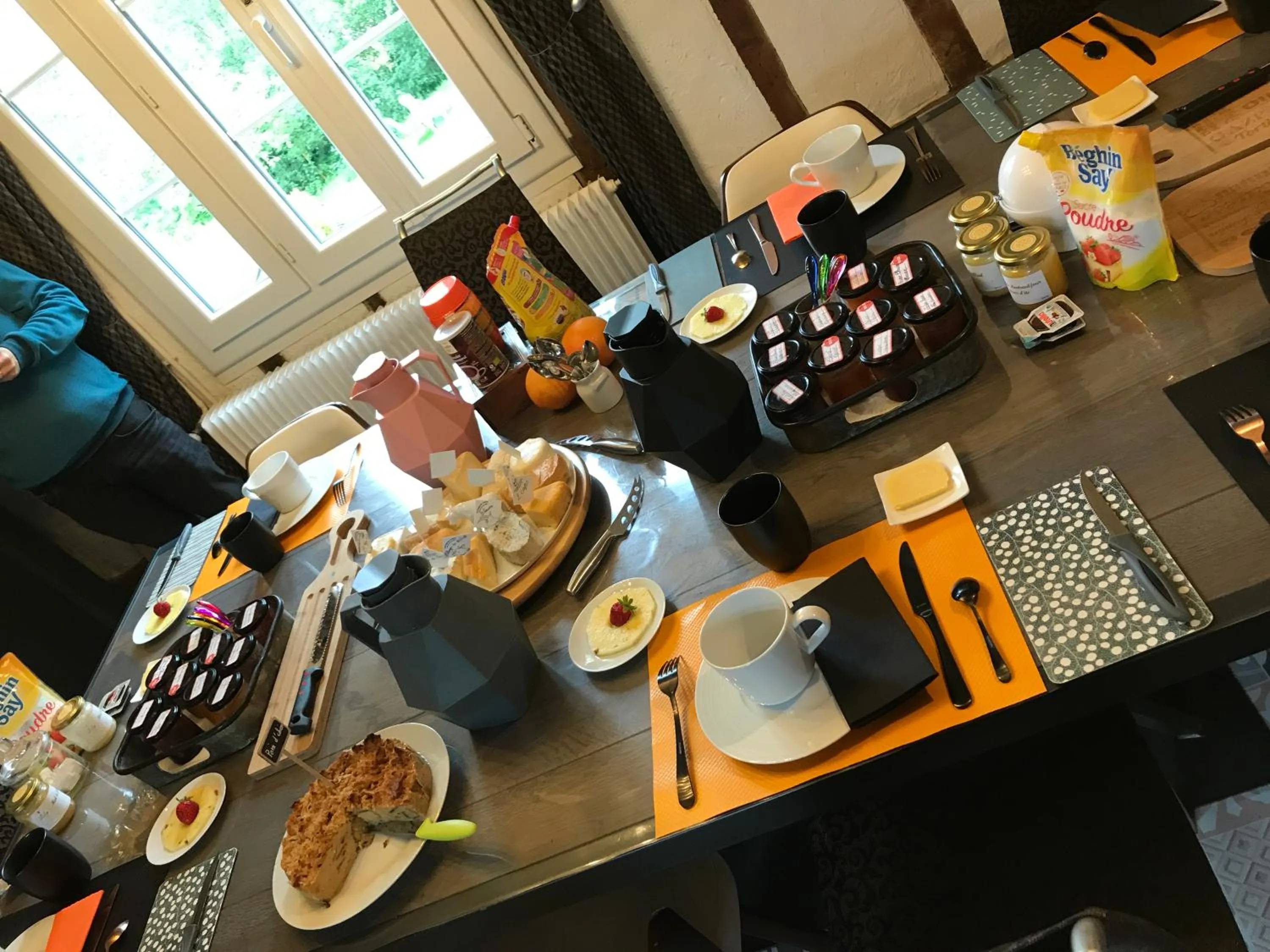 Food and drinks in Le Clos Dessyag