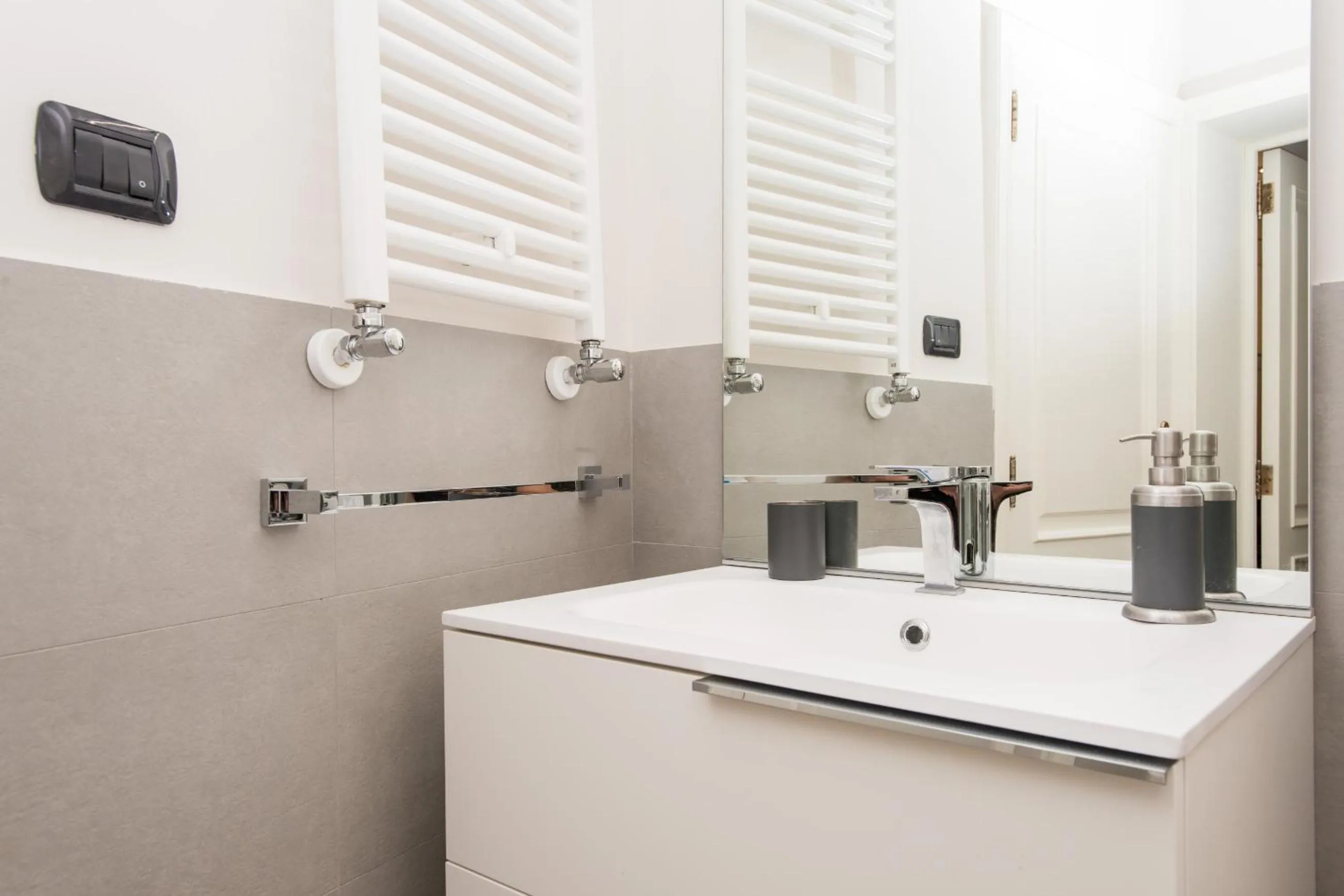 Bathroom in Il Garbino Suite and Apartment