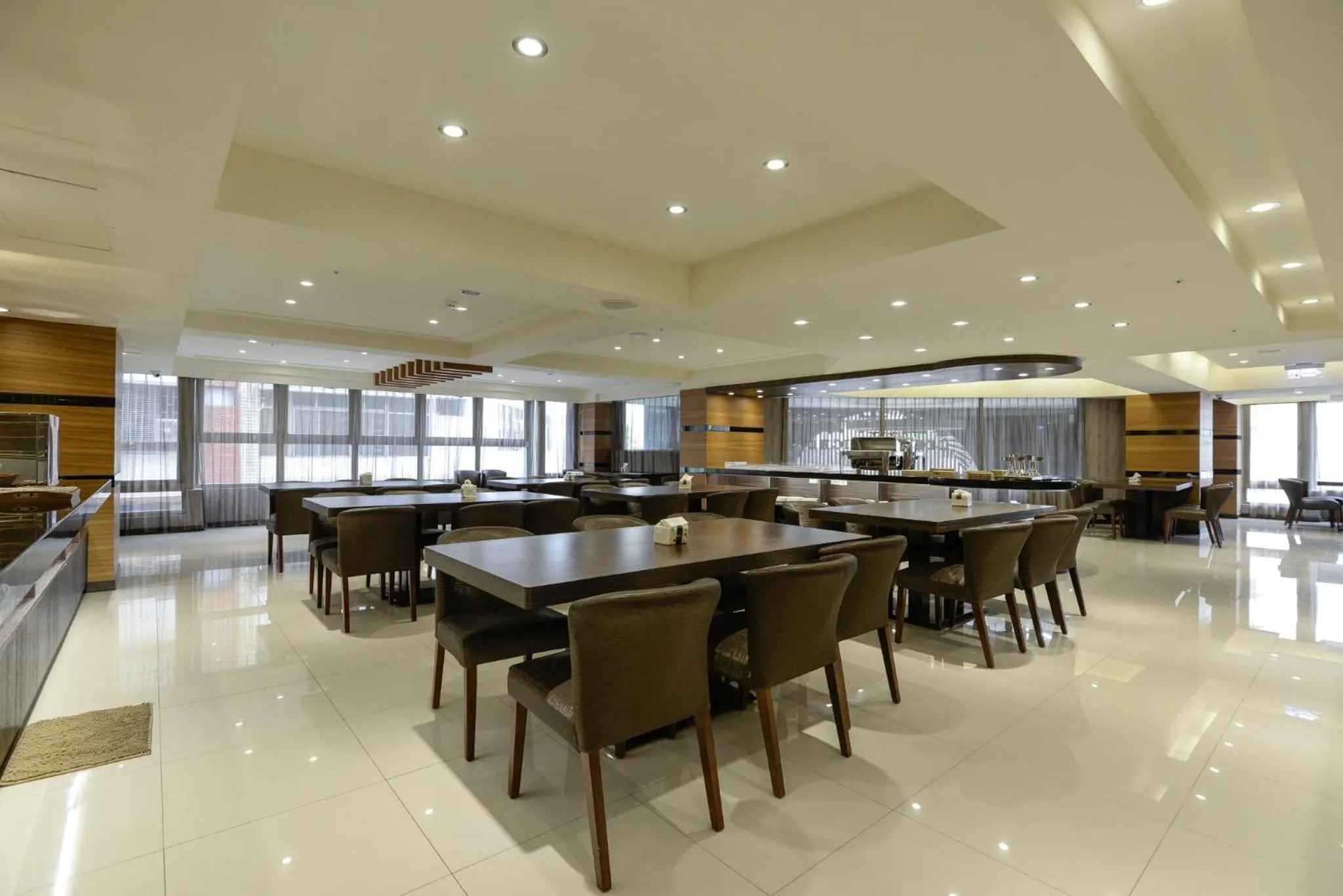 Restaurant/places to eat in Golden Pacific Hotel