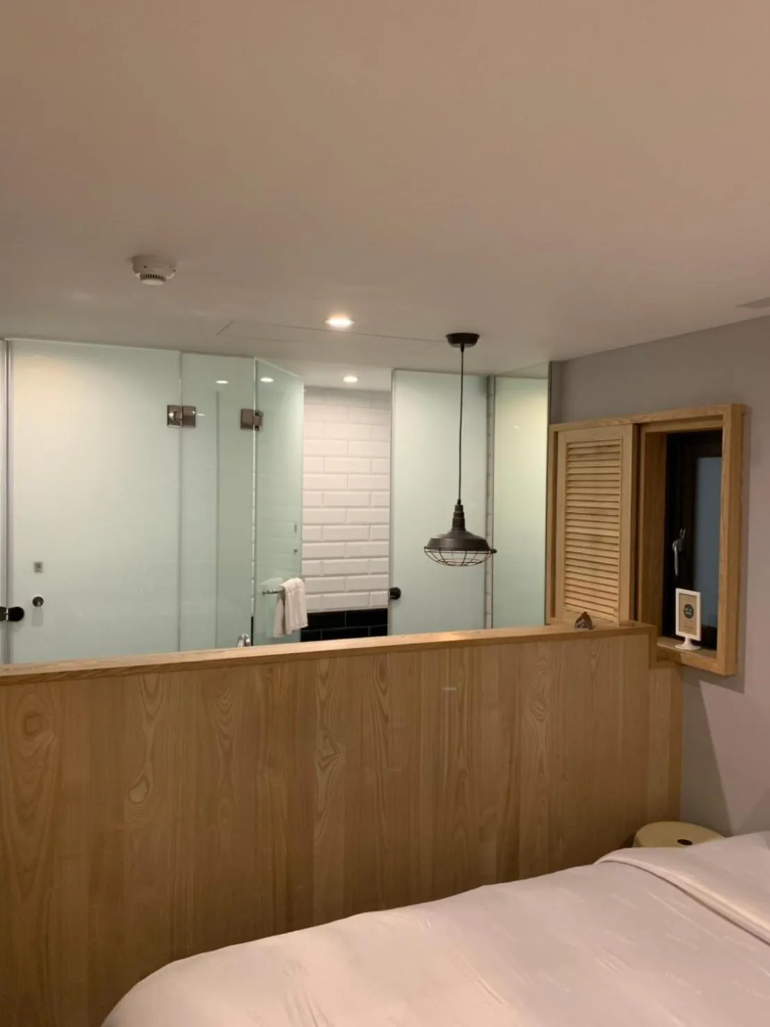 Property building, Bed in PAPO'A Hotel