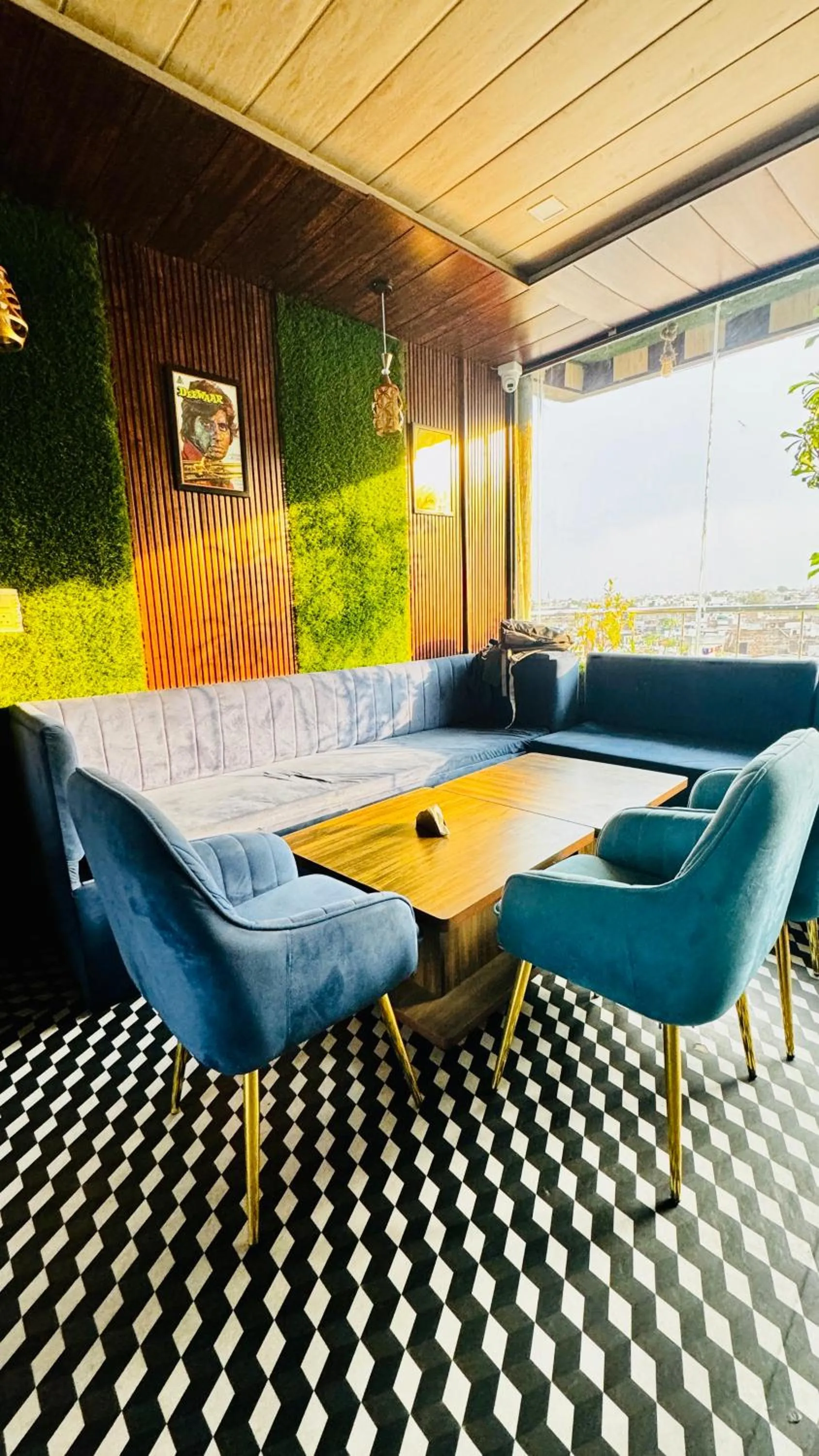 Restaurant/places to eat in Nahargarh Palace Hotel