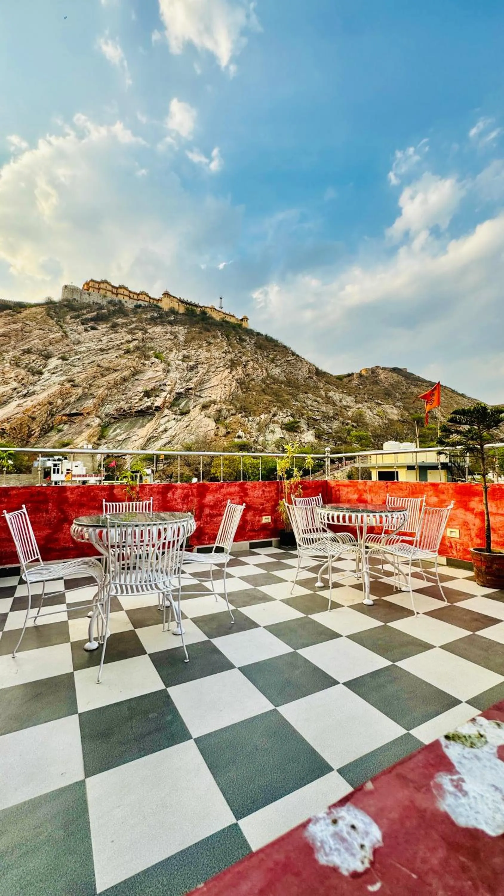 Restaurant/places to eat in Nahargarh Palace Hotel