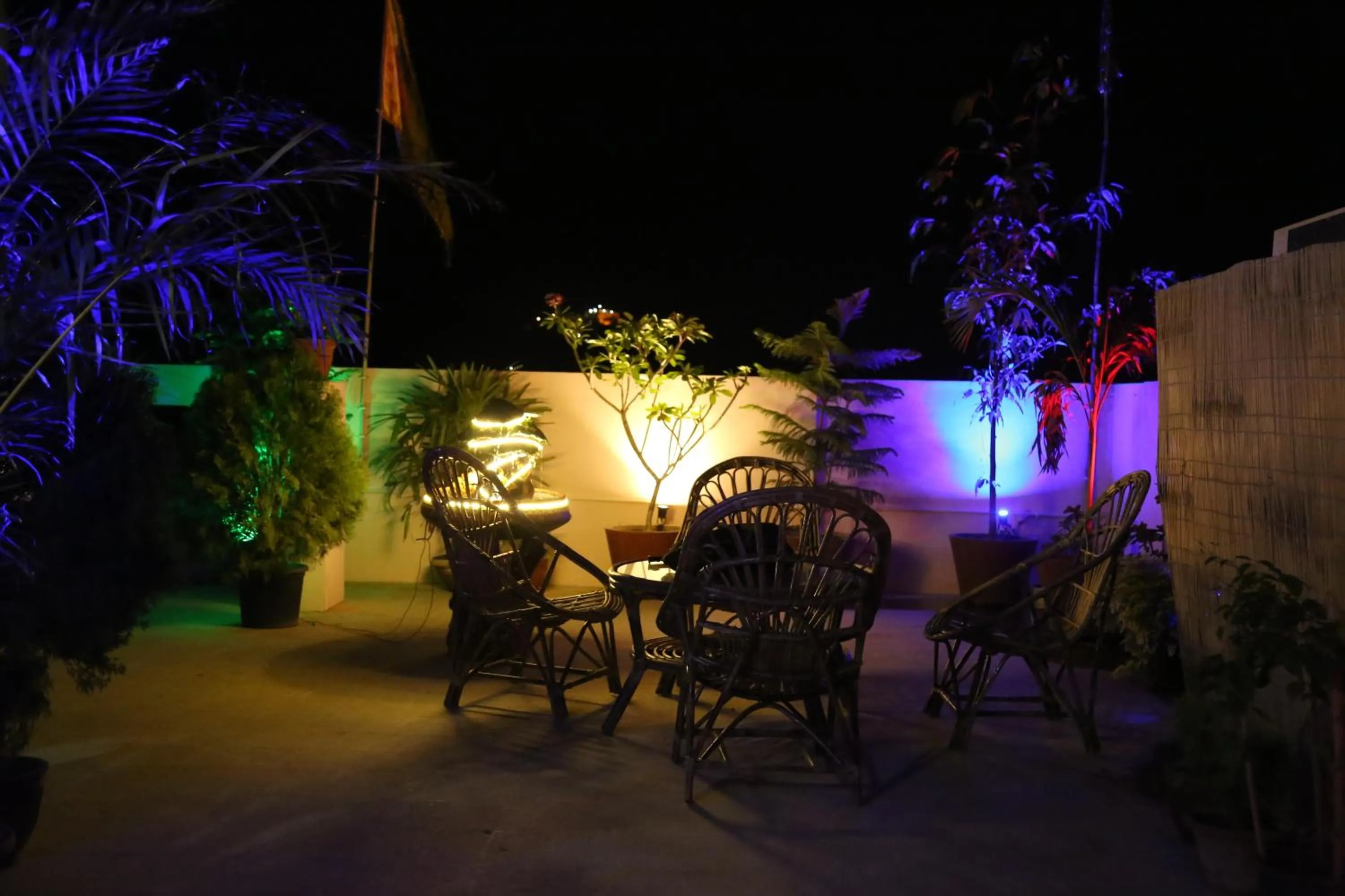 Evening entertainment in Nahargarh Palace Hotel