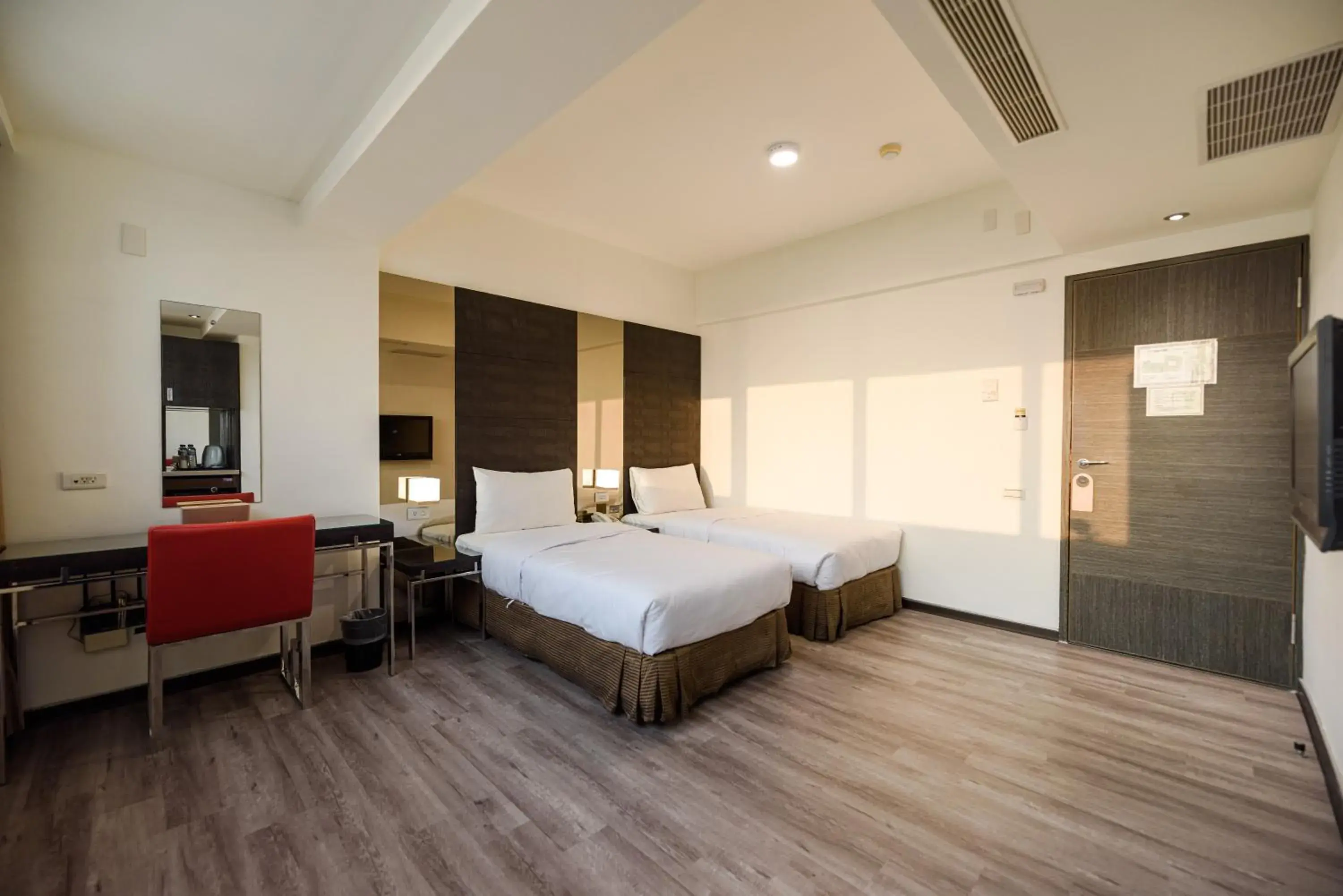 Standard Twin Room in Jih Lih Hotel Standard Twin Room in Jih Lih Hotel