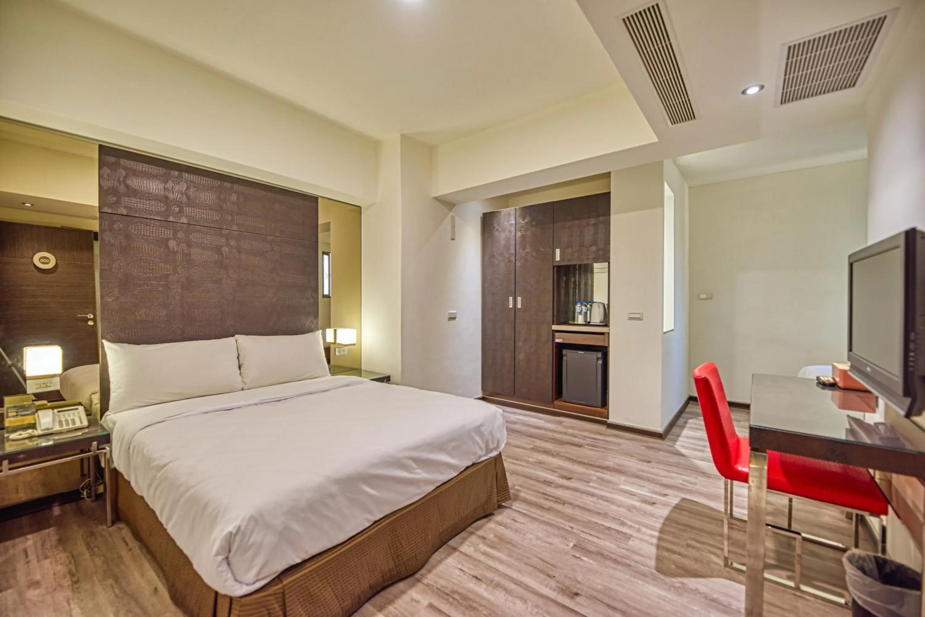 Bed in Jih Lih Hotel