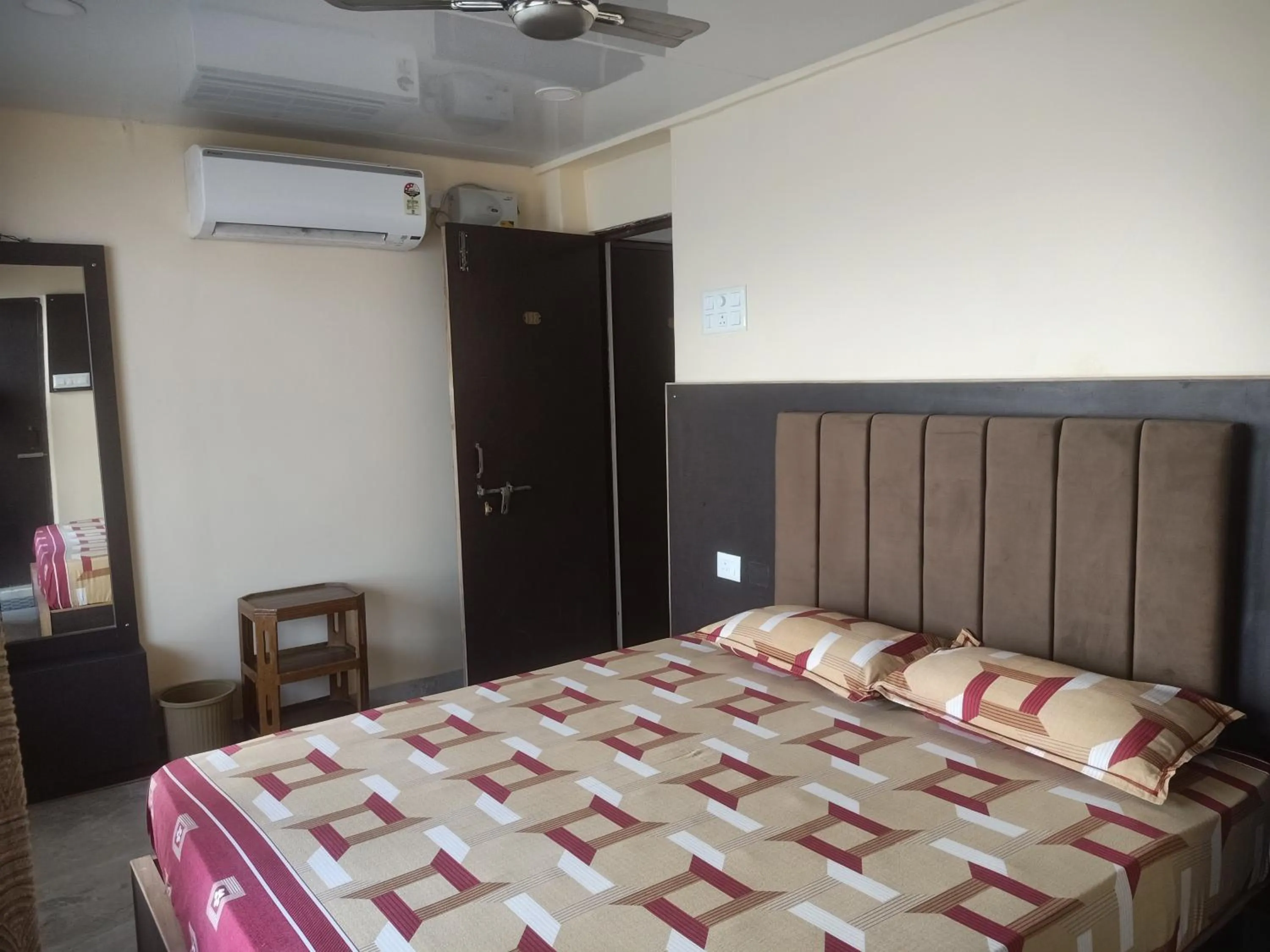 Bedroom, Bed in Scindhia Guest House