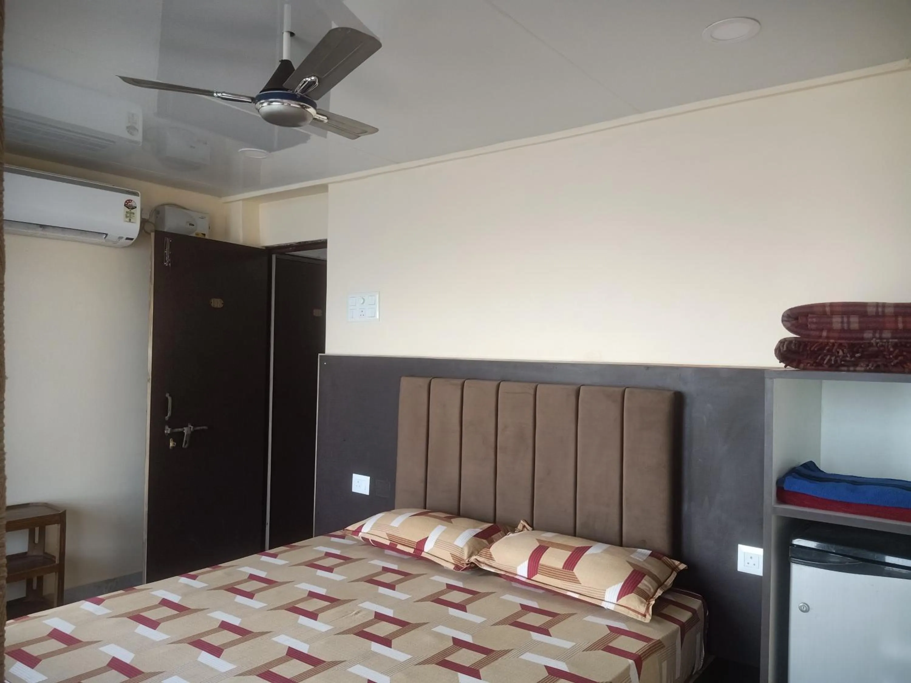 Bedroom, Bed in Scindhia Guest House