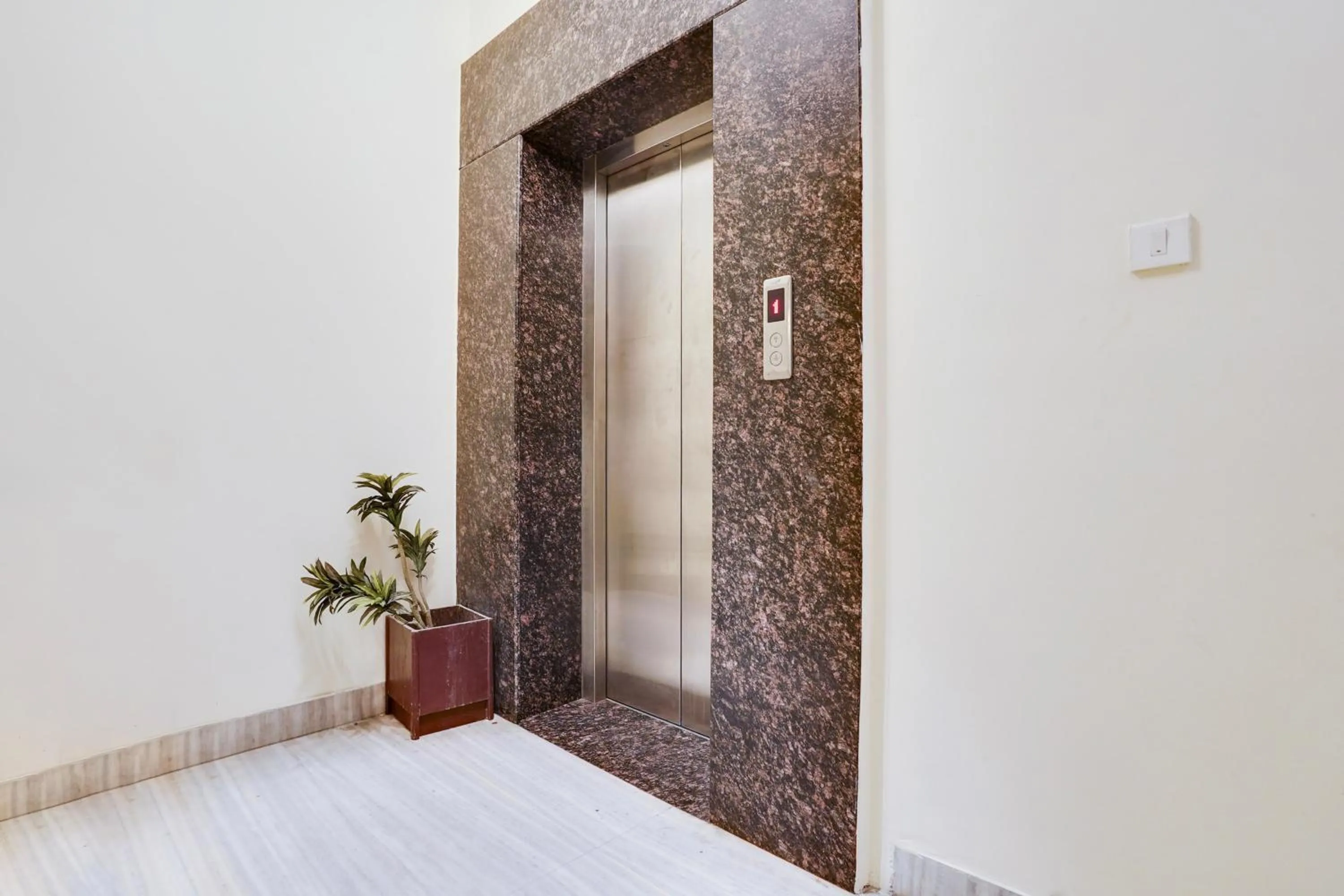 Lobby or reception in Townhouse Oak Silver City Chowk Formerly HW Residency