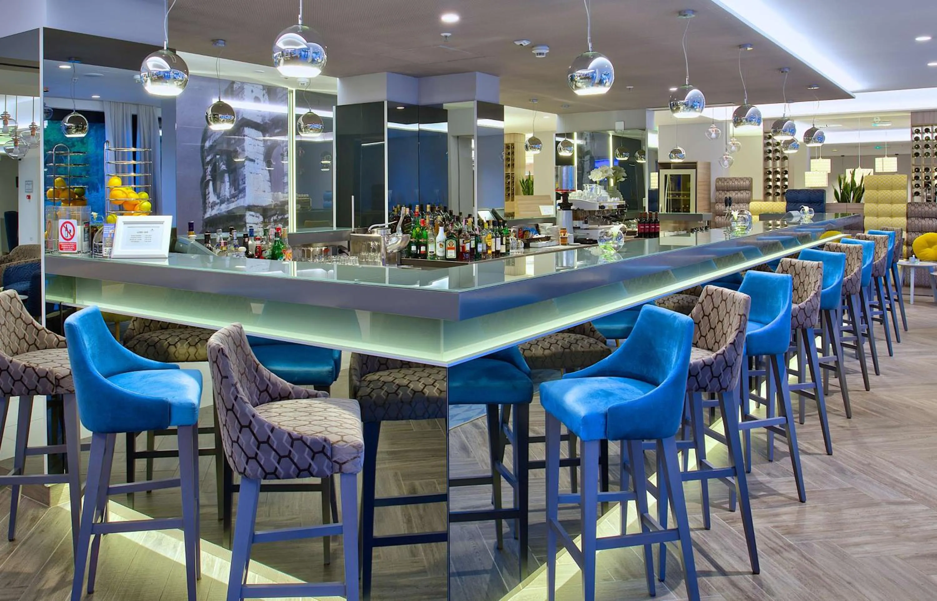 Lounge or bar in Park Plaza Arena Pula