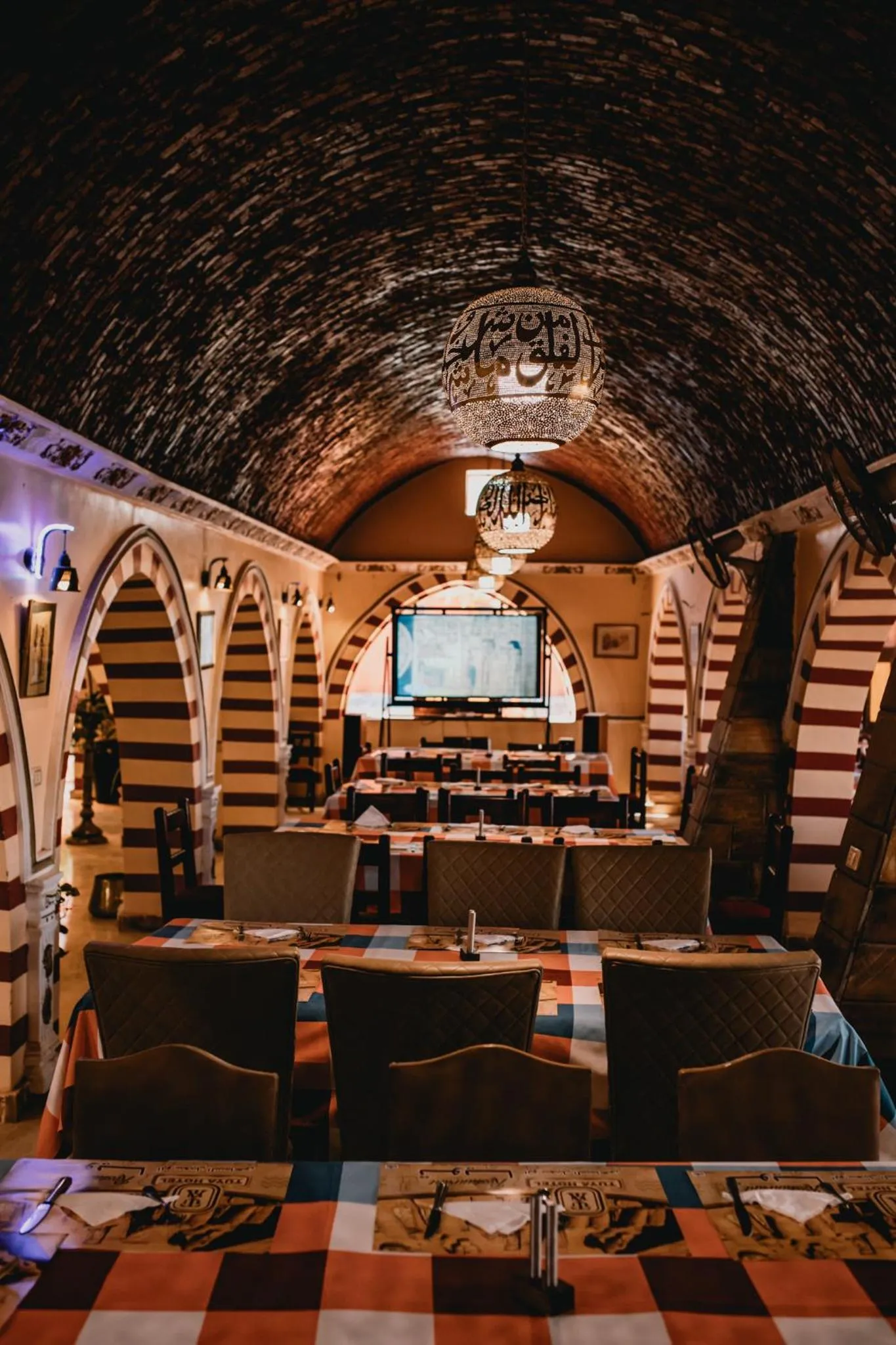 Restaurant/places to eat in Tuya Hotel