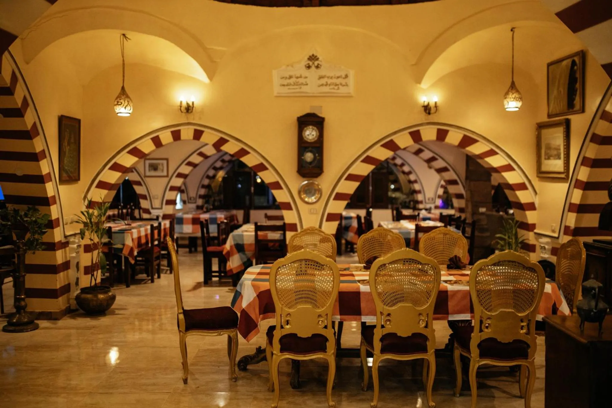 Restaurant/places to eat in Tuya Hotel