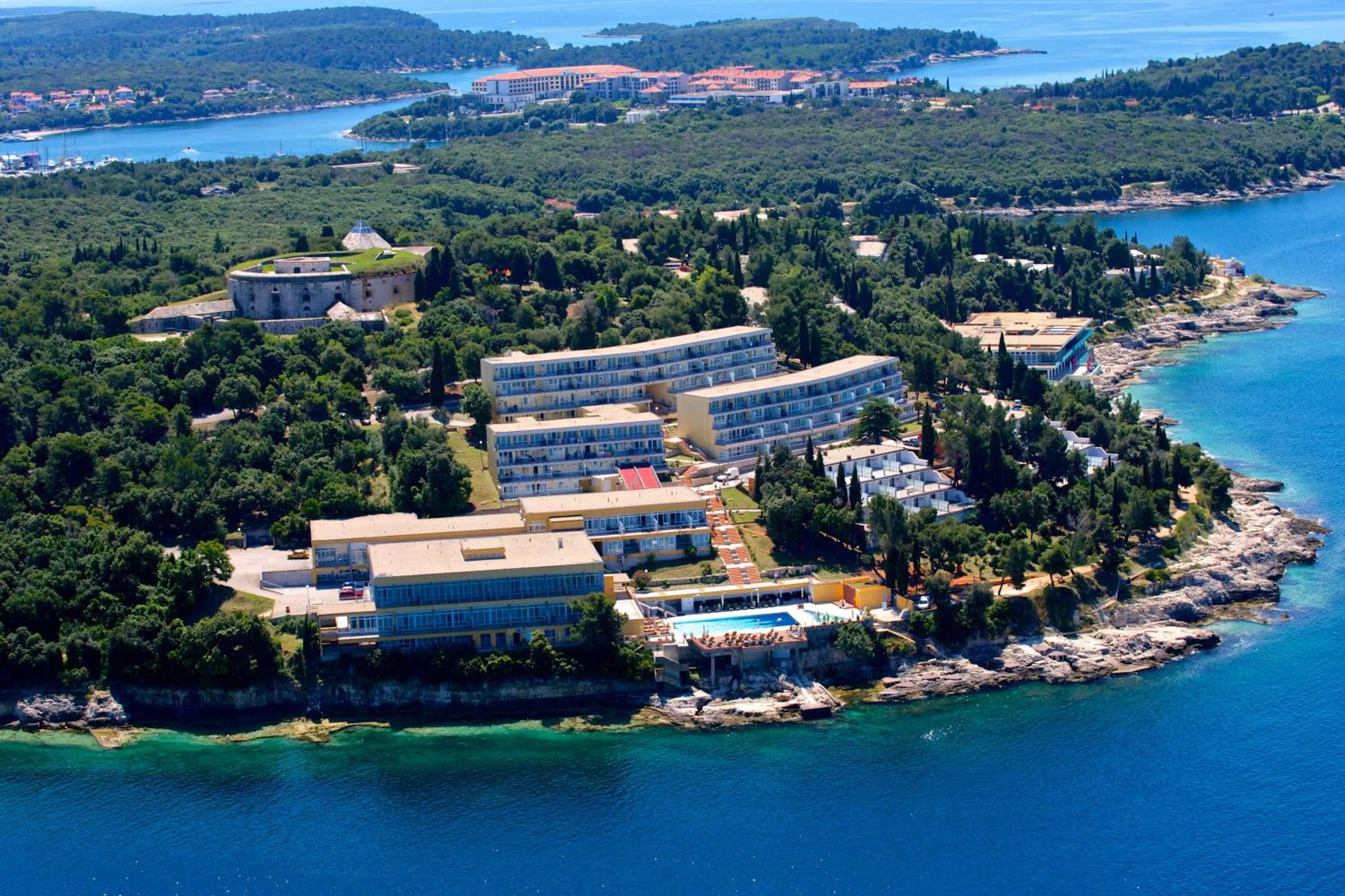 Property building in Splendid Resort