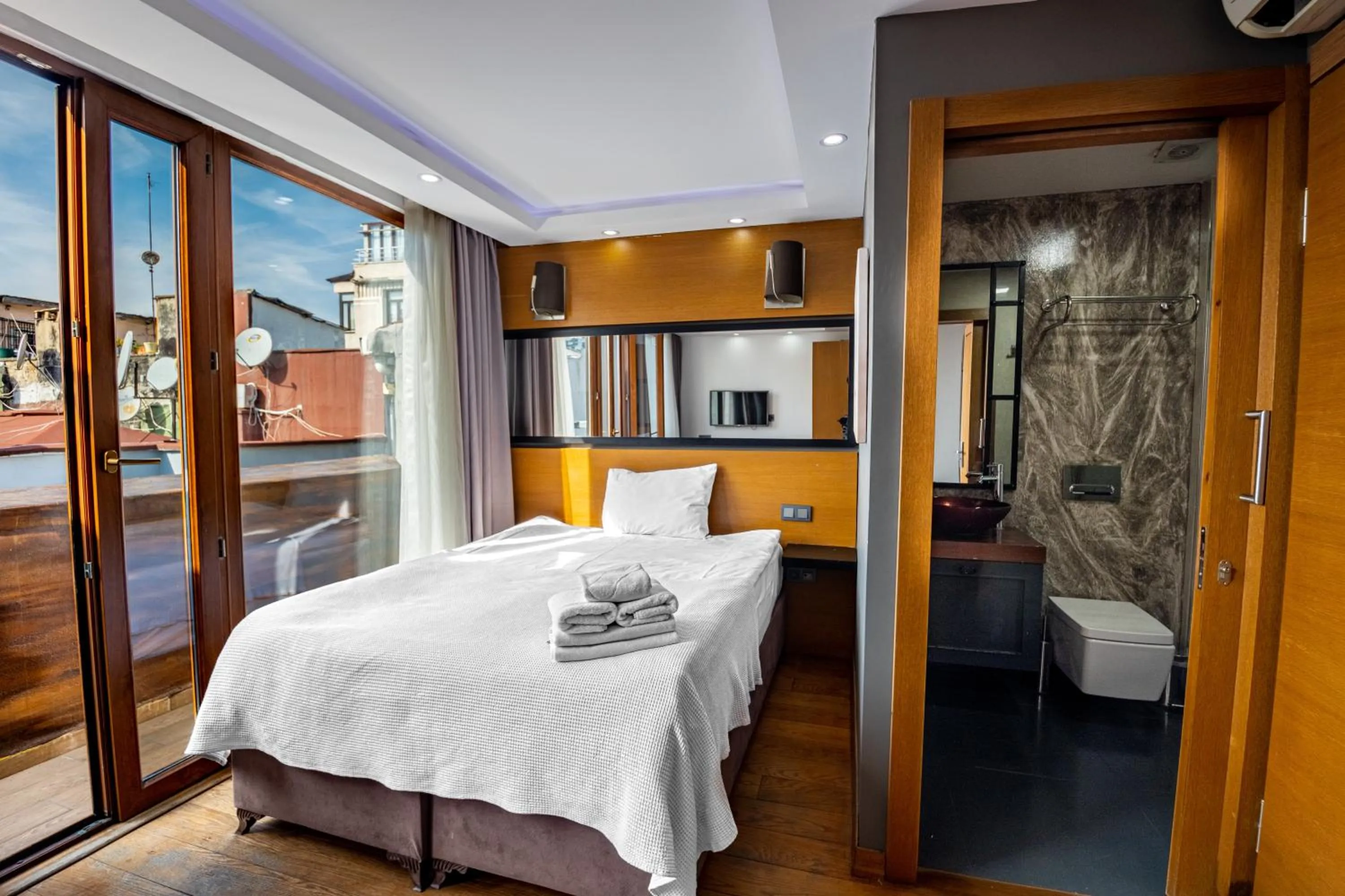 Massage in Xenia Hotel Taksim