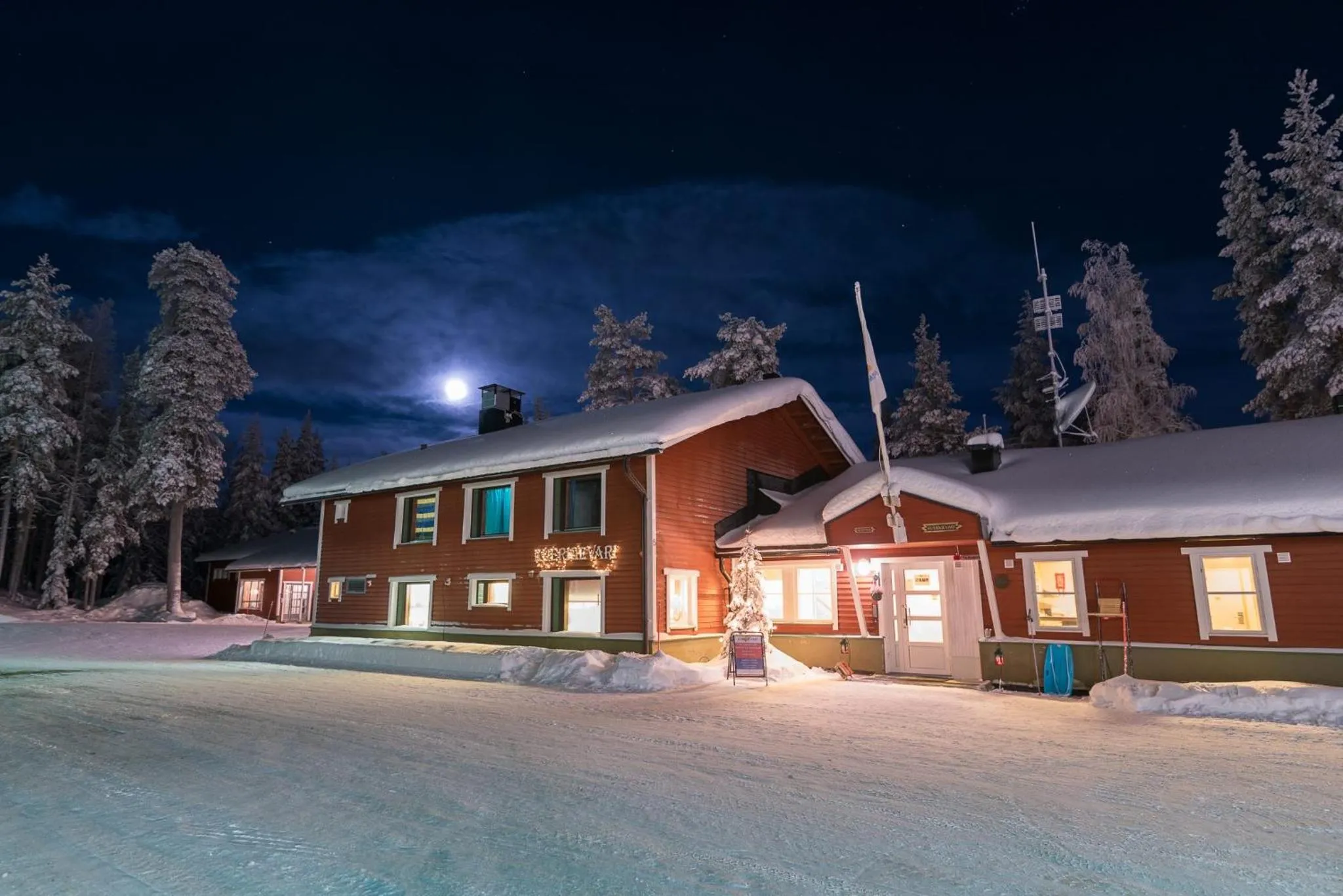 Facade/entrance in Kuerkievari KuerHotel