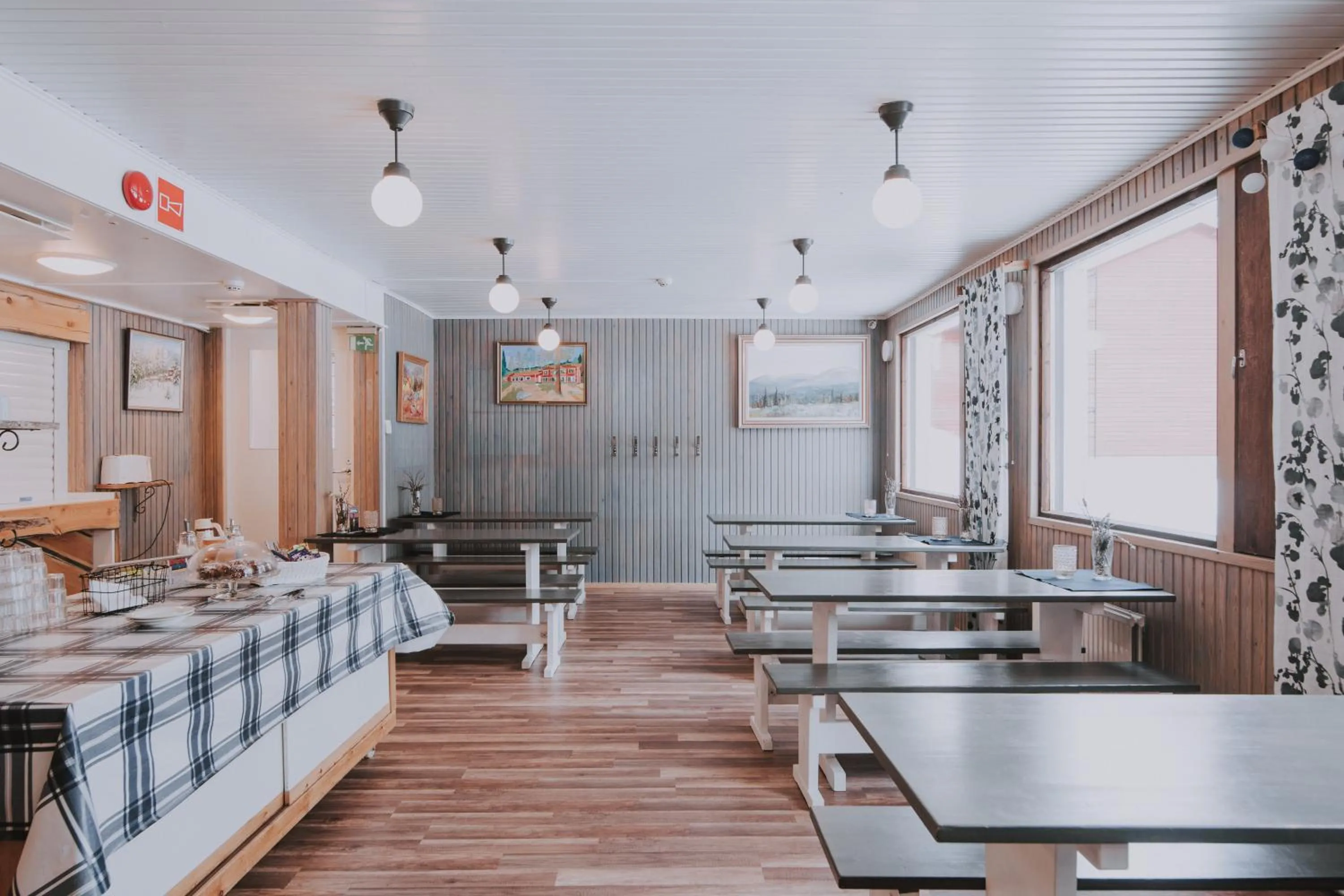 Restaurant/places to eat in Kuerkievari KuerHotel