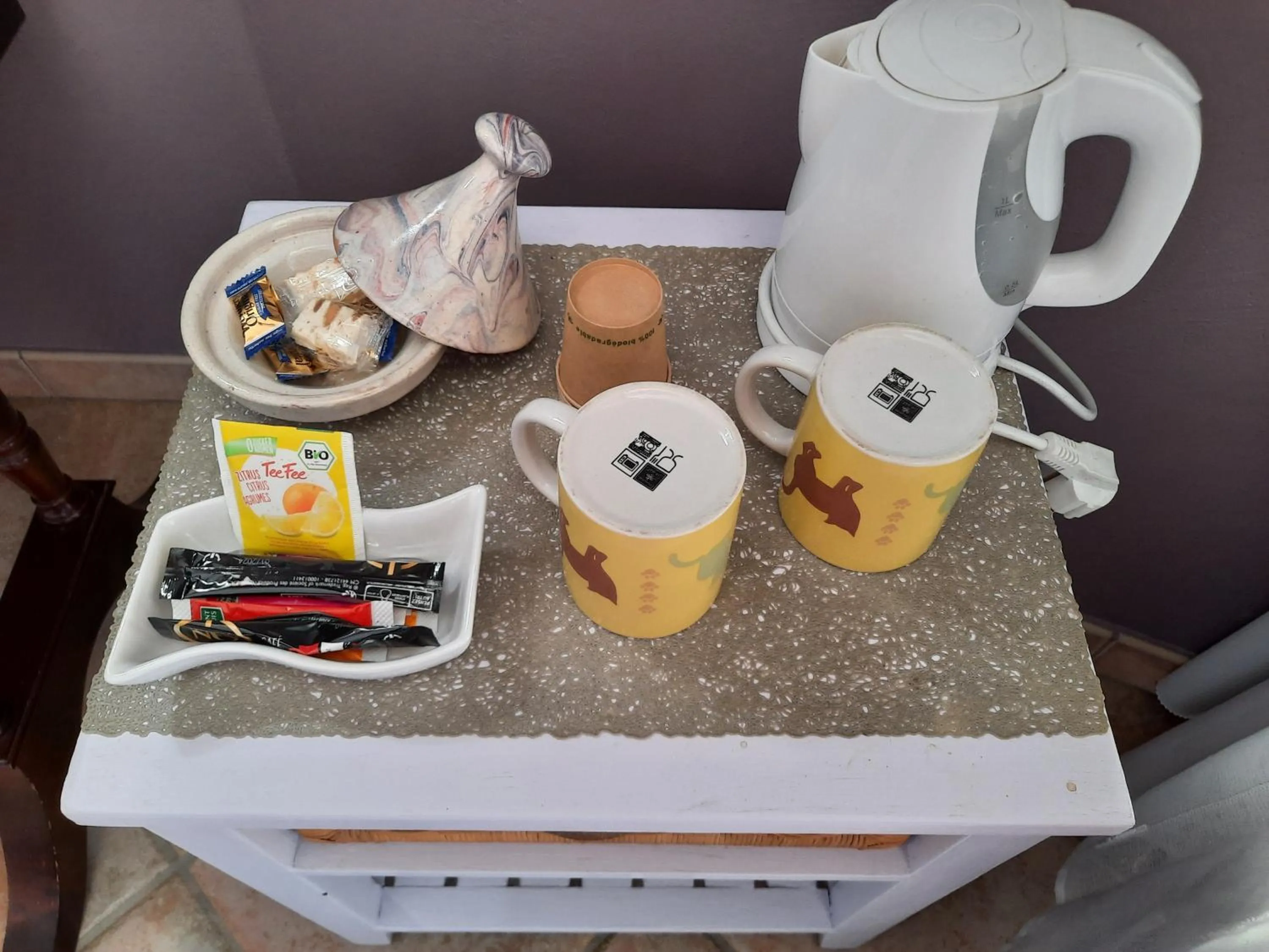 Coffee/tea facilities in Louminai