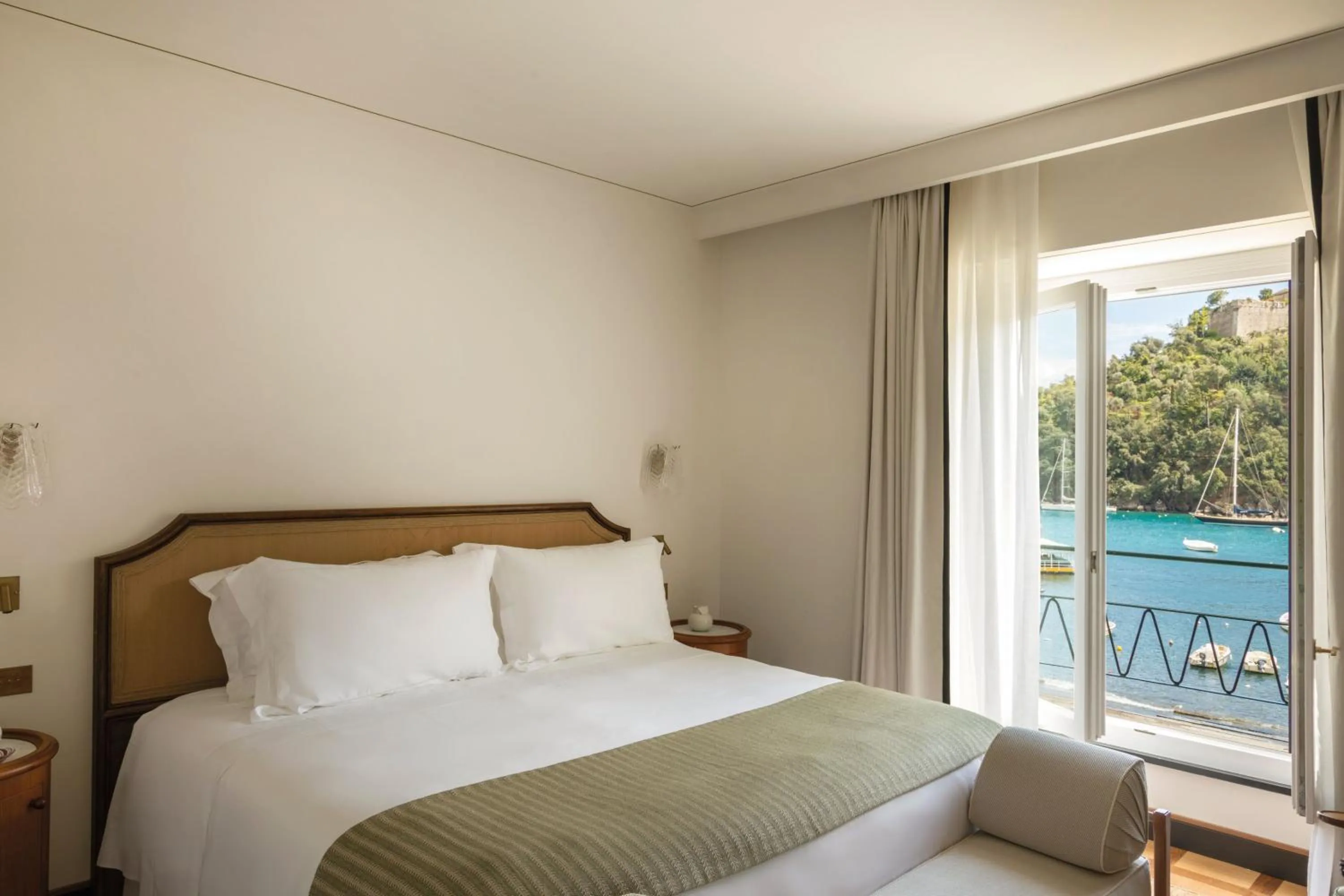 Bedroom, Bed in Splendido Mare, A Belmond Hotel, Portofino