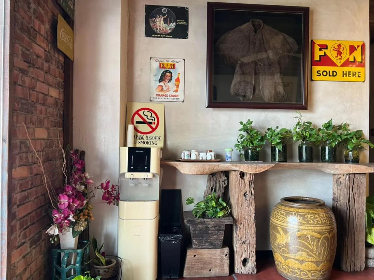 Property building in Rock Wood Hotel