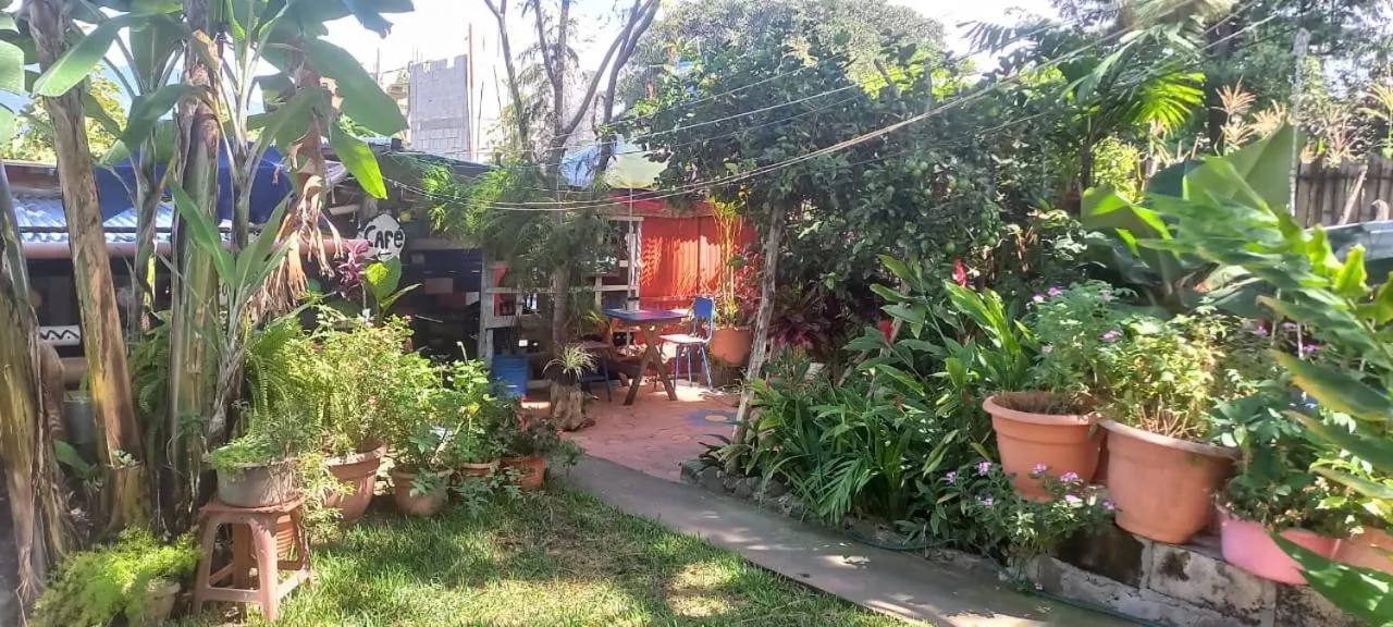 Garden in Hotel y Restaurante Playa Linda