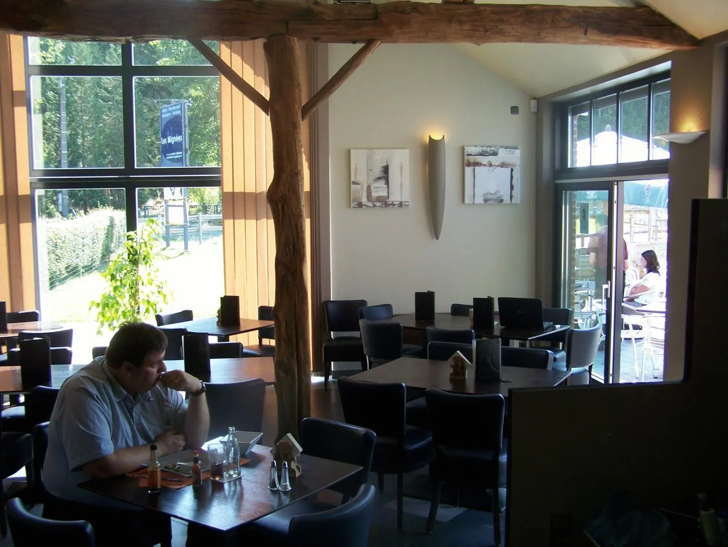 Restaurant/places to eat in Hotel Les Mignees