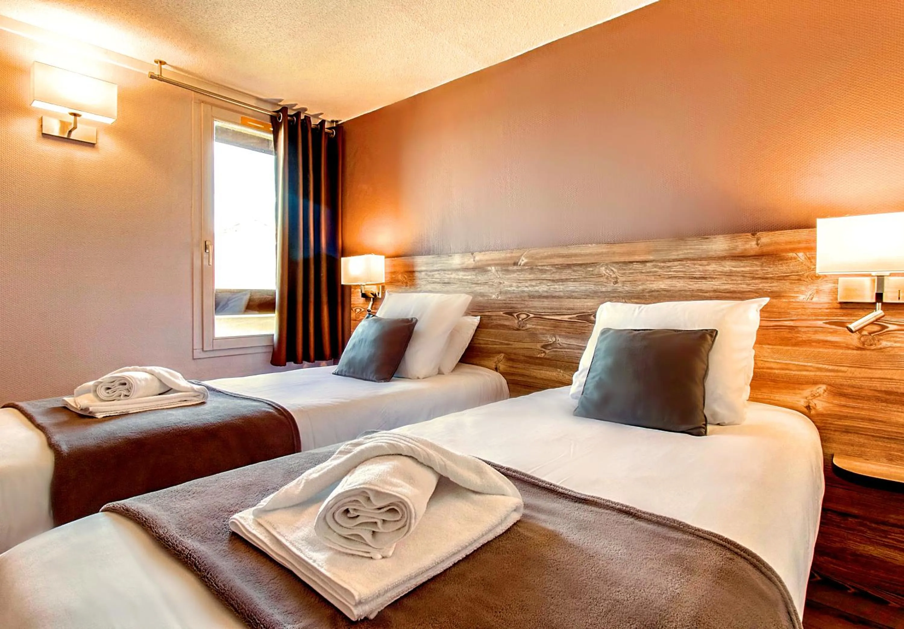 Bedroom, Bed in Brit Hotel Confort Pau Lons