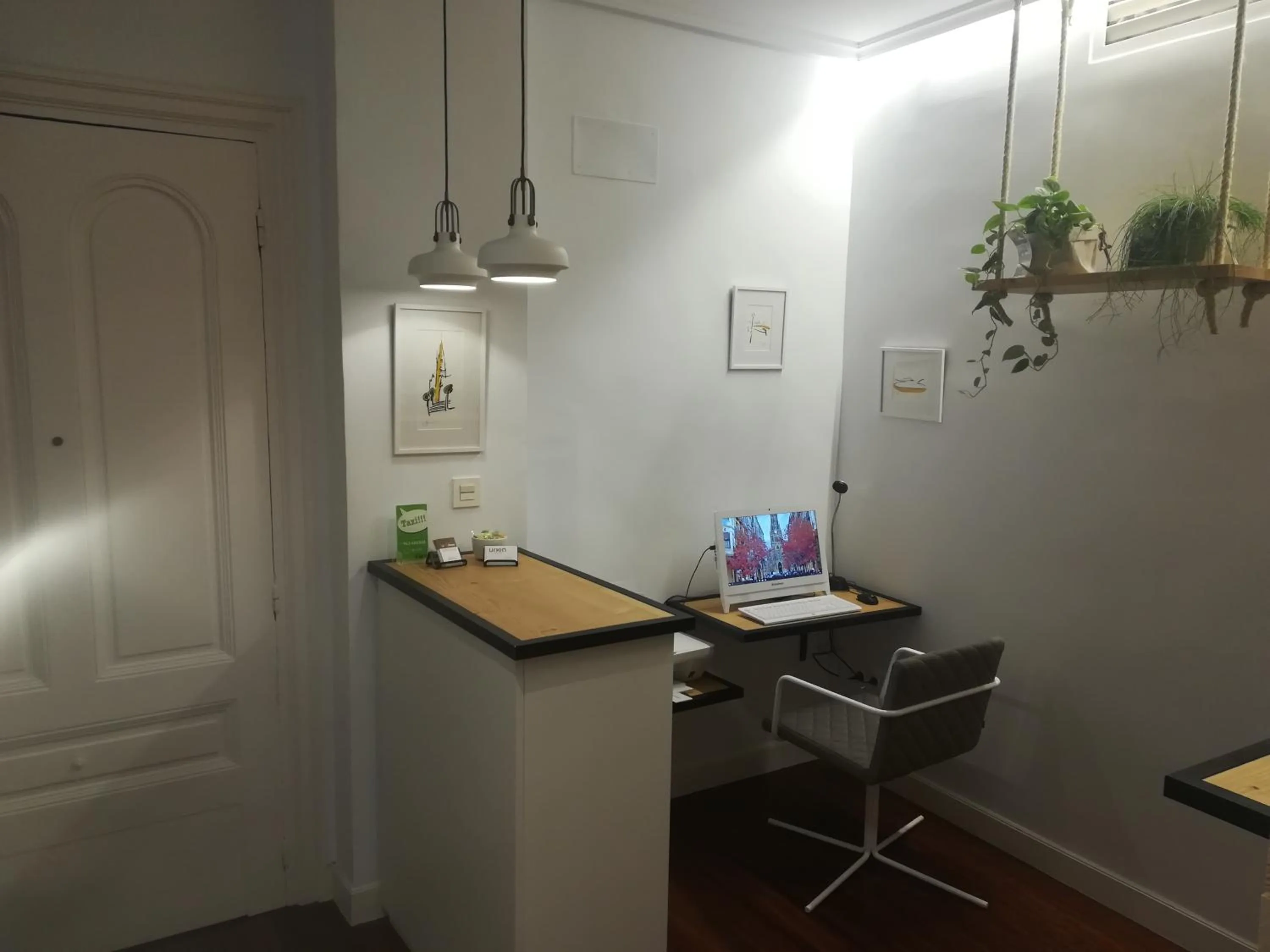 TV and multimedia in Pensión La Perla