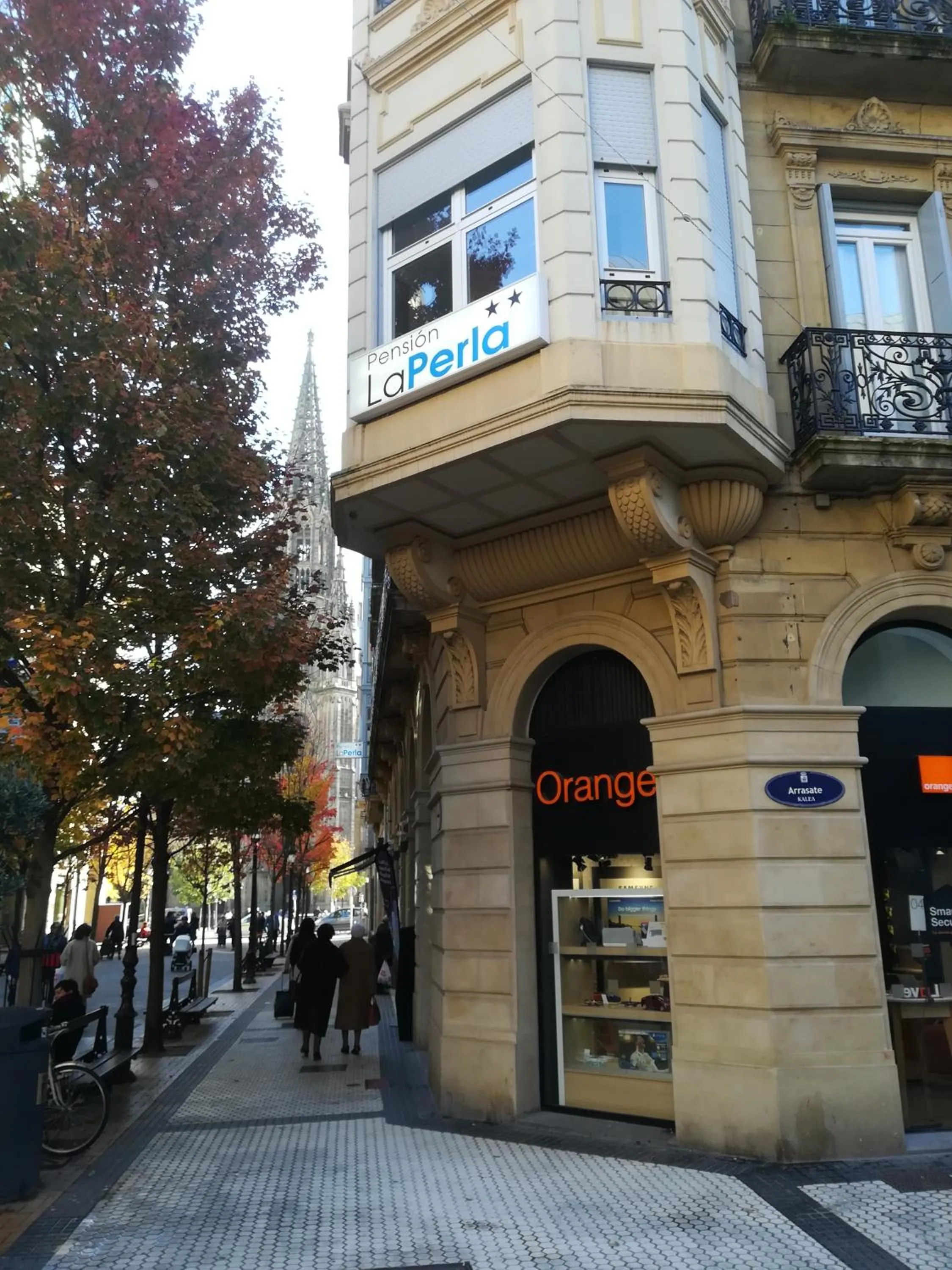 Facade/entrance in Pensión La Perla