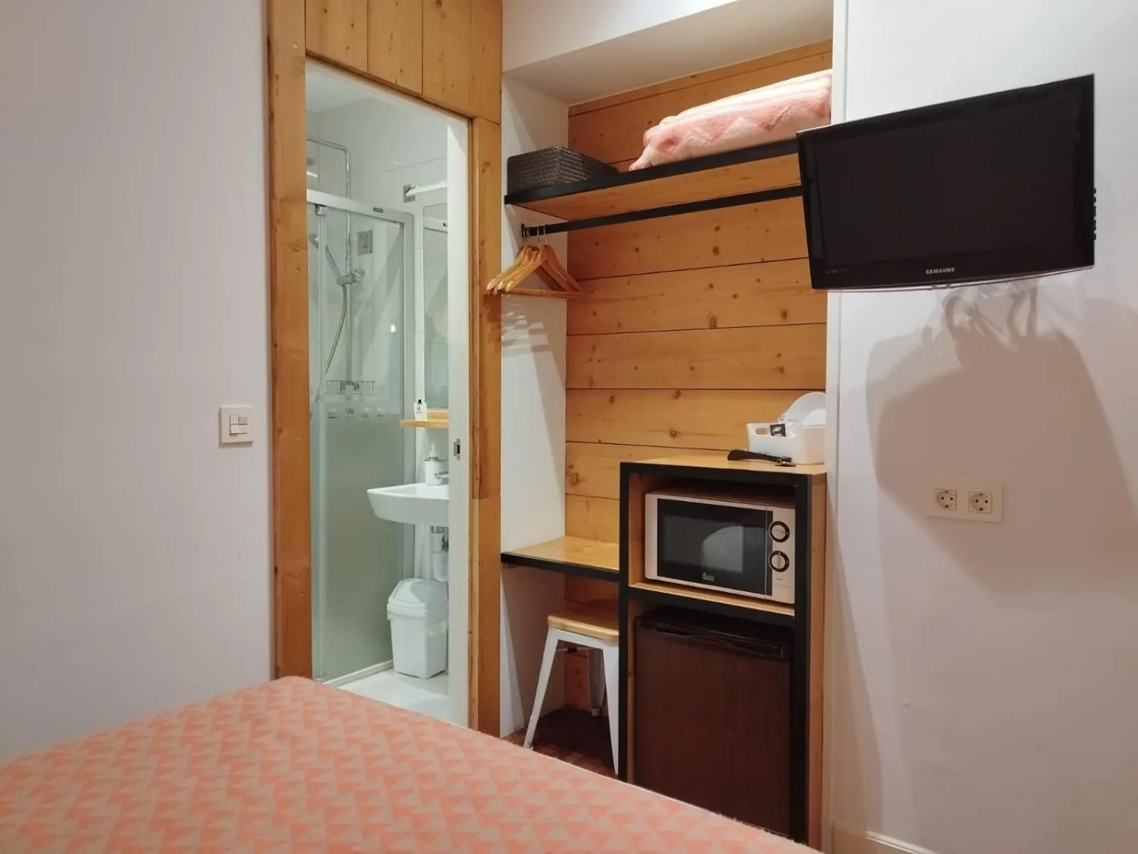 room service in Pensión La Perla