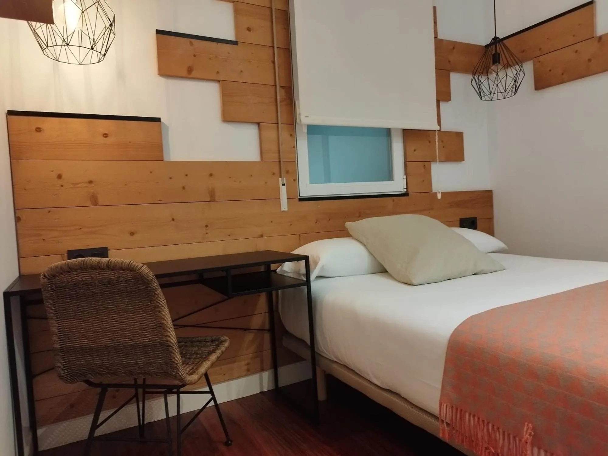 room service, Bed in Pensión La Perla