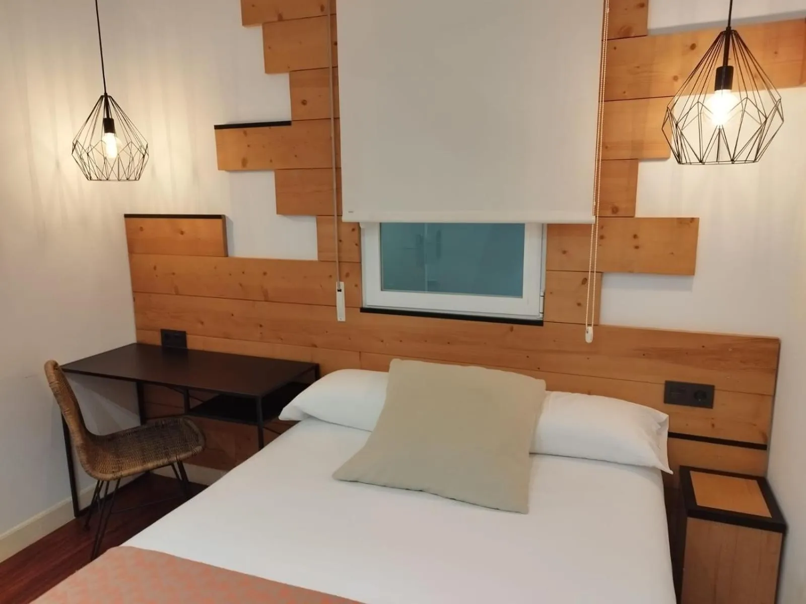 room service, Bed in Pensión La Perla