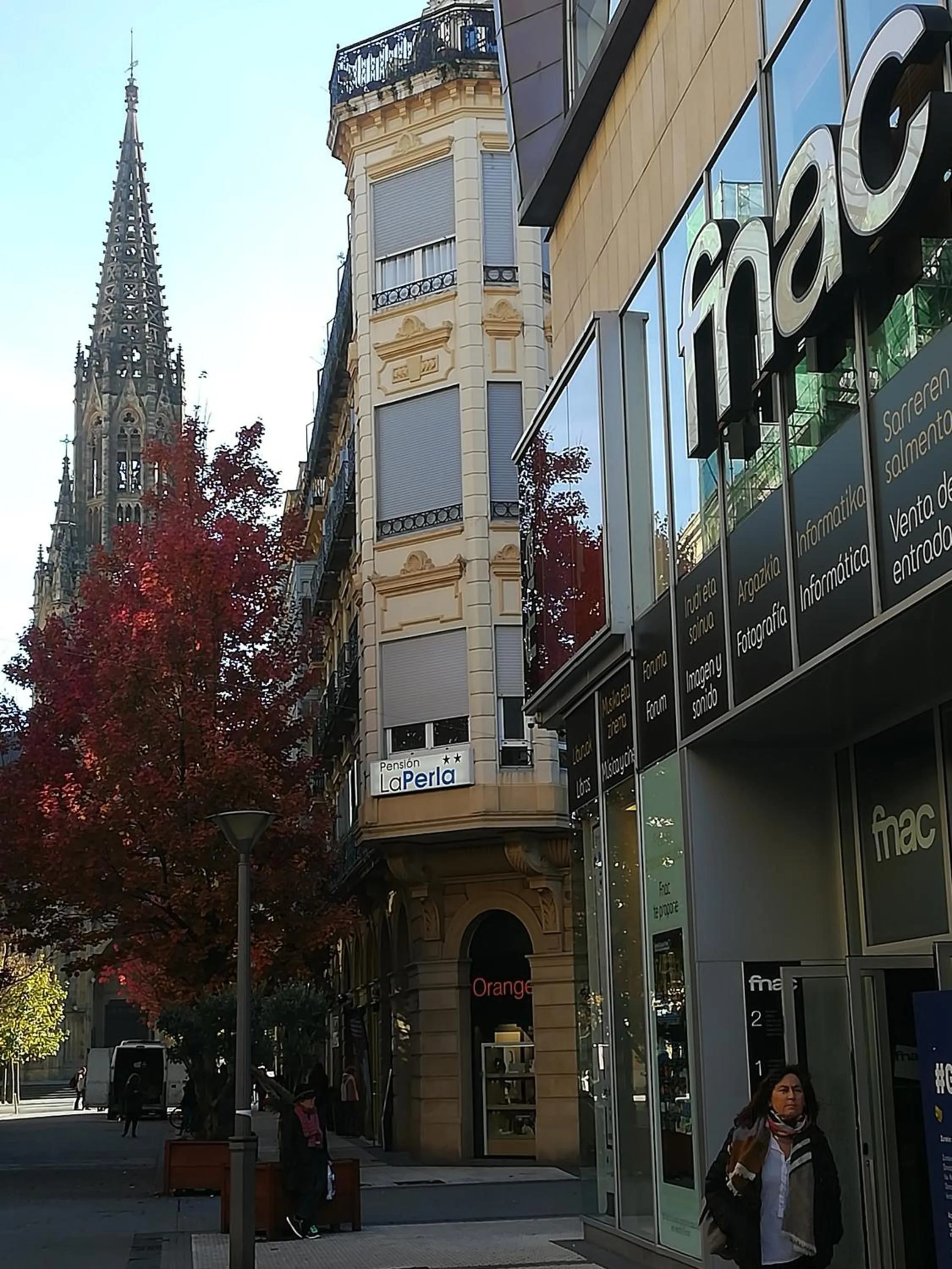 Facade/entrance in Pensión La Perla