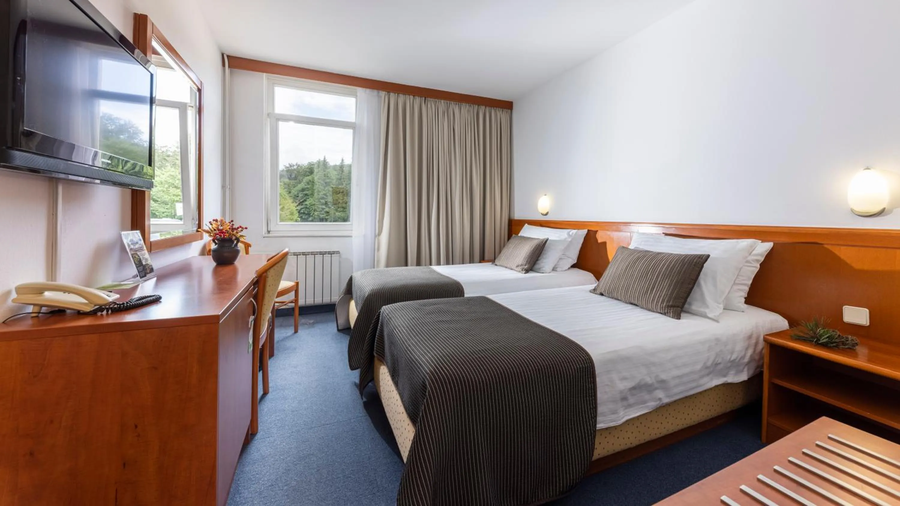 Bedroom, Bed in Hotel Jezero - Plitvice Lakes National Park