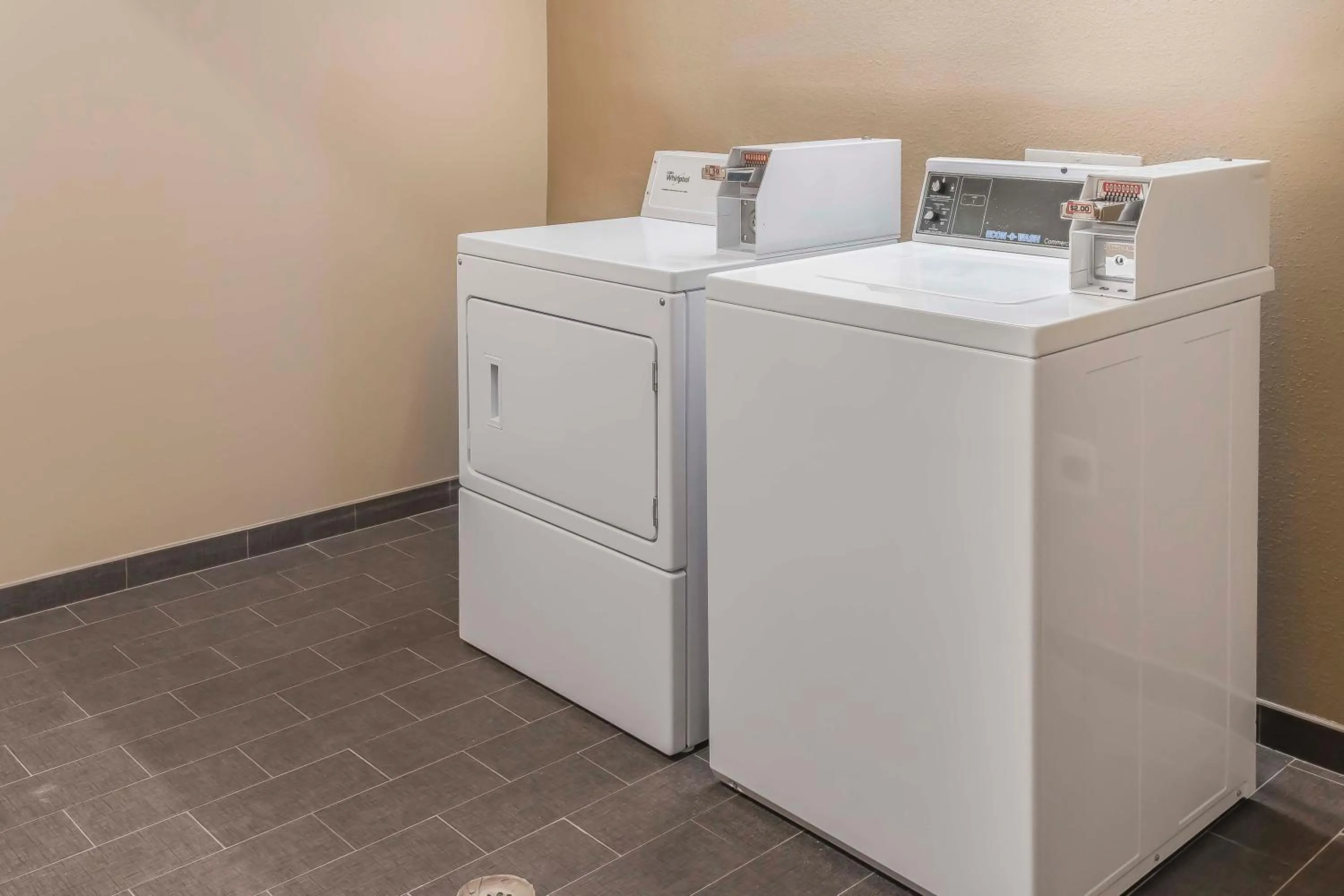 Area and facilities in MainStay Suites Edinburg South