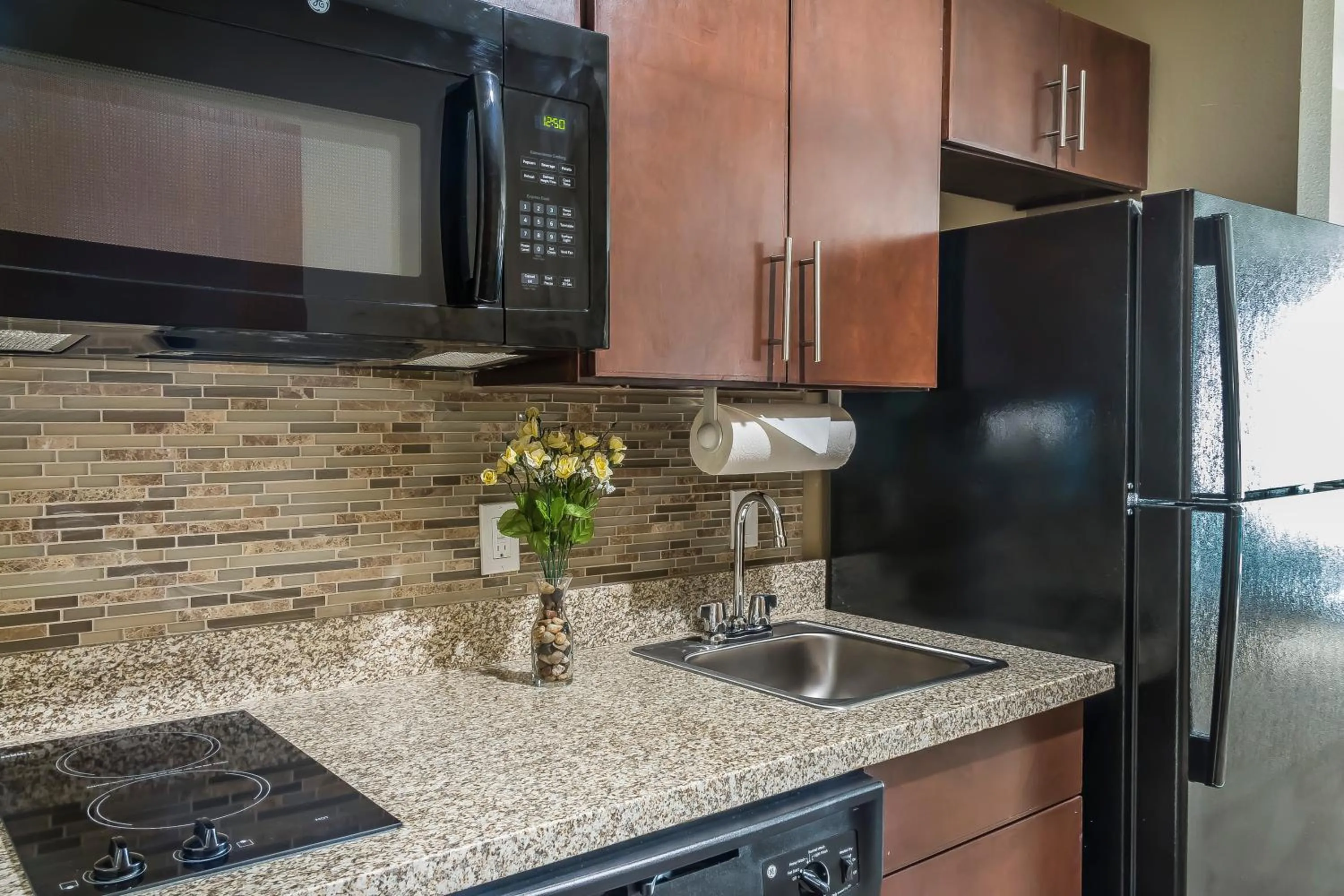 Kitchen or kitchenette in MainStay Suites Edinburg South