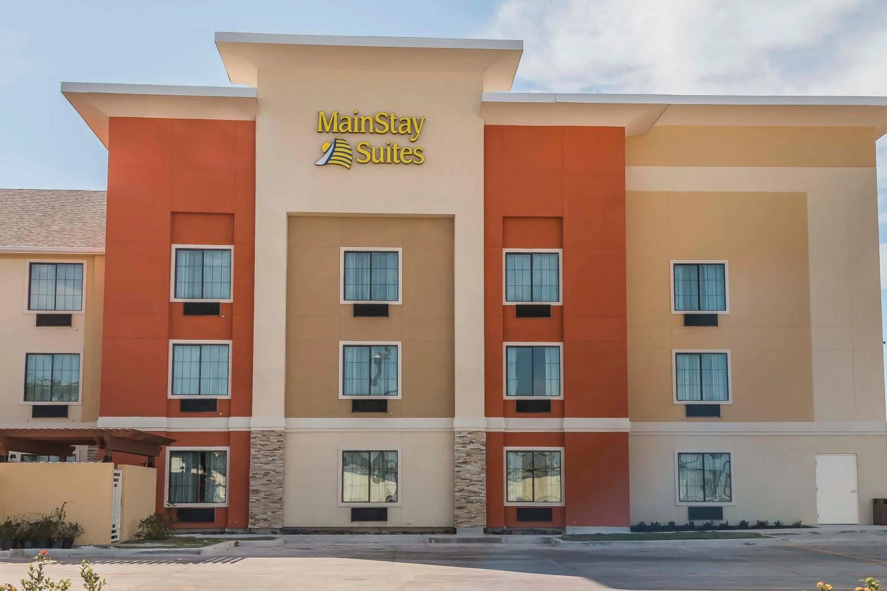 Property building in MainStay Suites Edinburg South