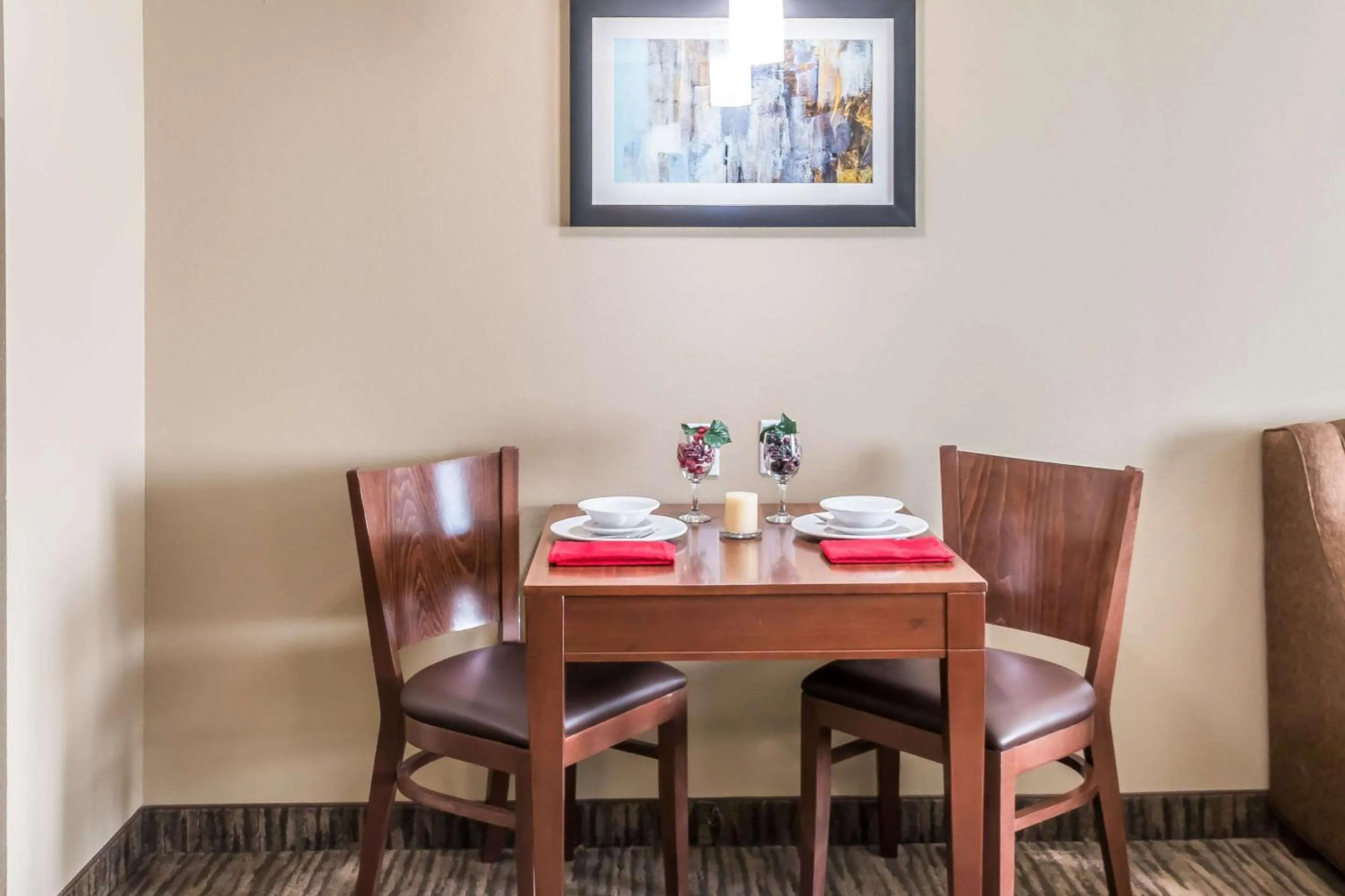 Photo of the whole room in MainStay Suites Edinburg South