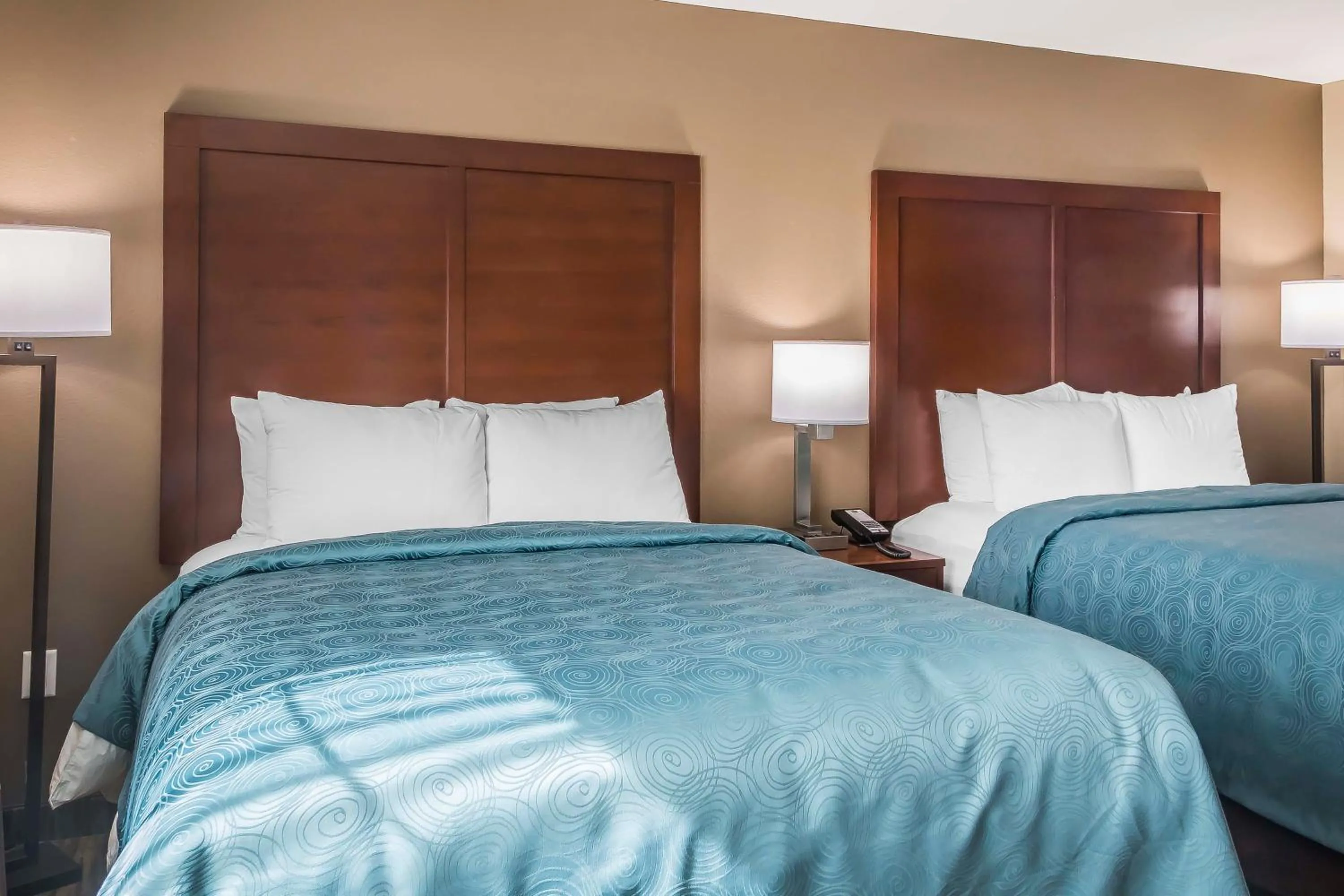 Bed in MainStay Suites Edinburg South